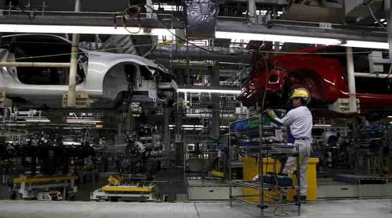 La contraction de l'activite manufacturiere se poursuit au japon