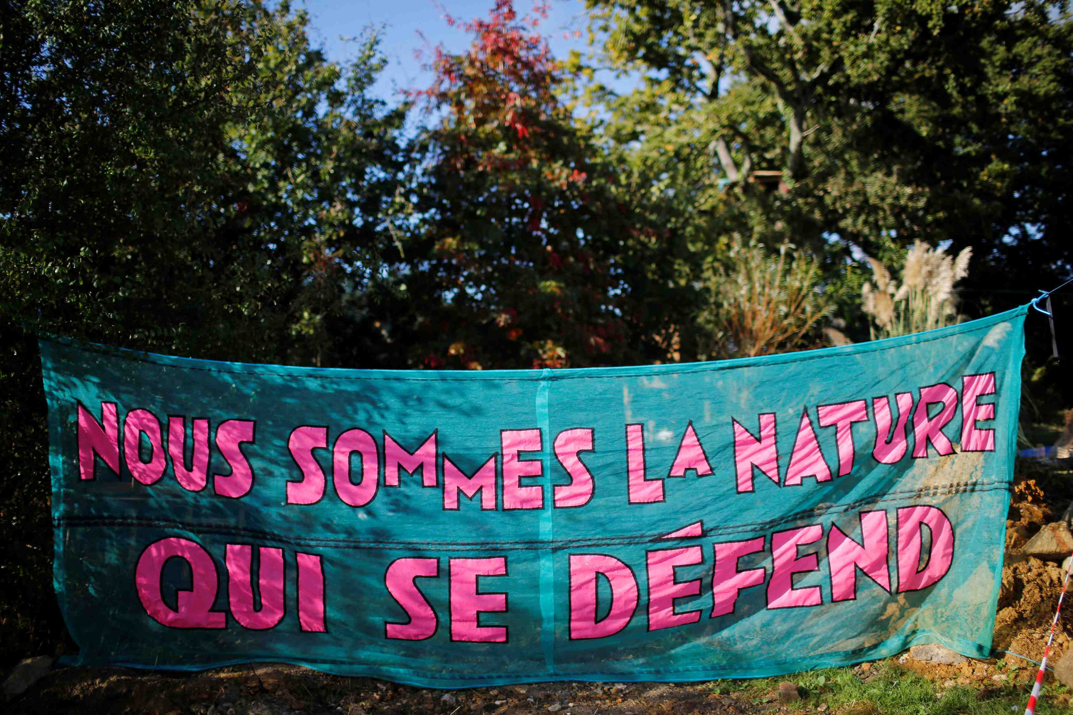 Arrestation d'opposants a l'aeroport de notre-dame-des-landes