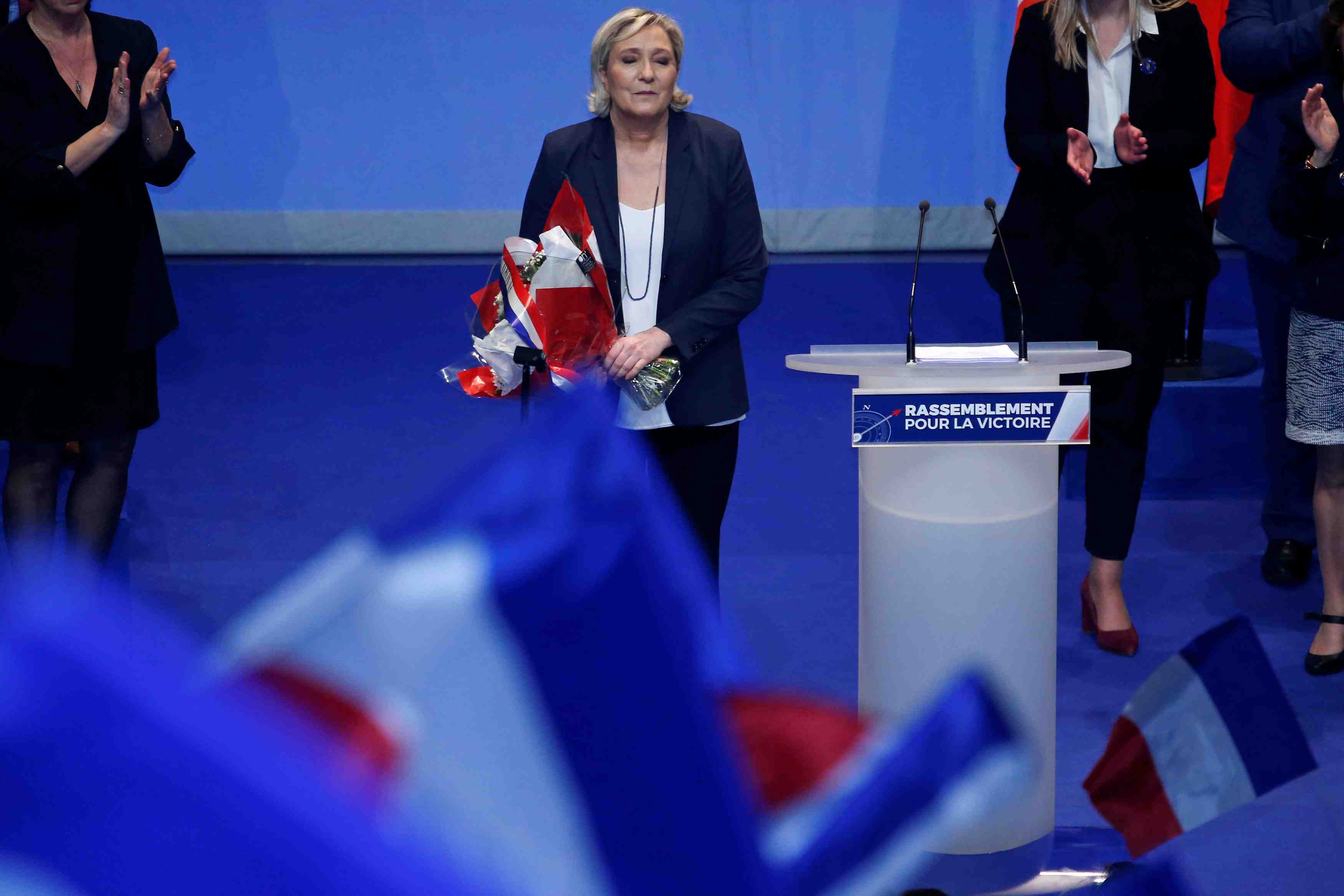 France: les republicains excluent toute alliance avec le pen