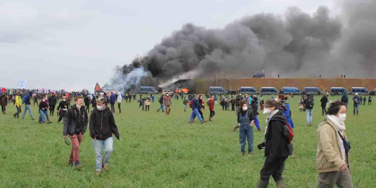 Le 25 mars 2023, la commune de Sainte-Soline a été le théâtre d'affrontements violents sur le chantier d'une réserve de la Coop de l'eau.