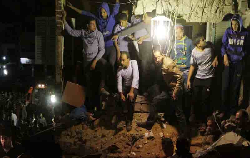 Un immeuble s'effondre au Caire, au moins 18 morts