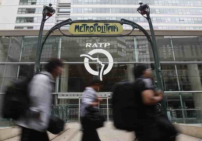 Taxee de censure, la ratp reste sous le feu de la critique
