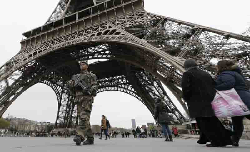 L'assemblee vote la hausse des credits militaires