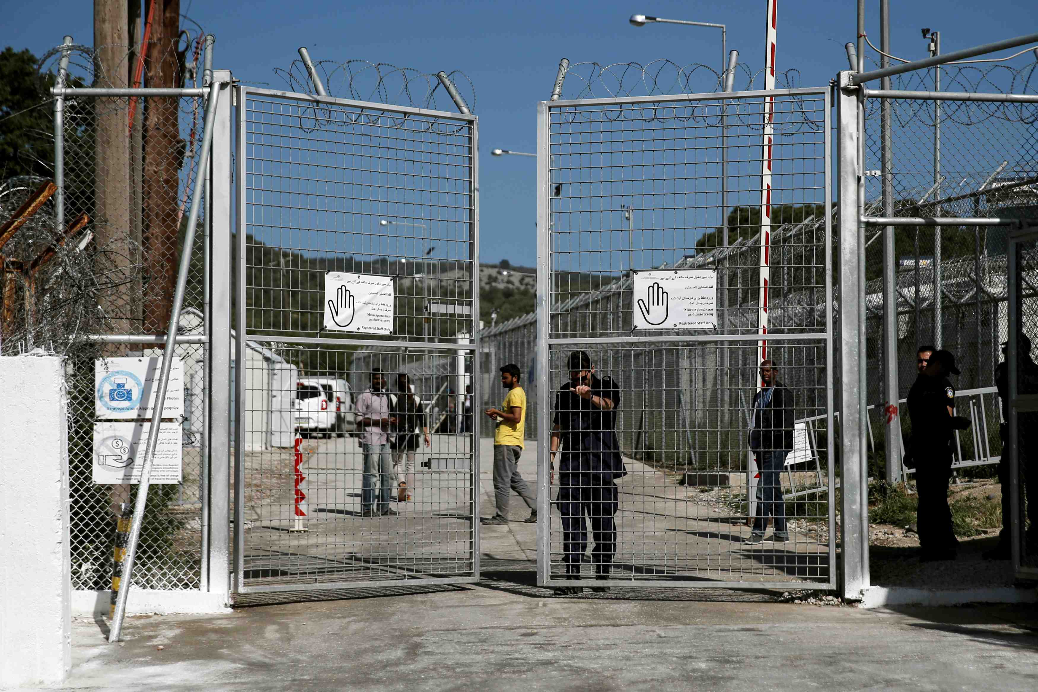 Le pape francois attendu sur l'ile grecque de lesbos