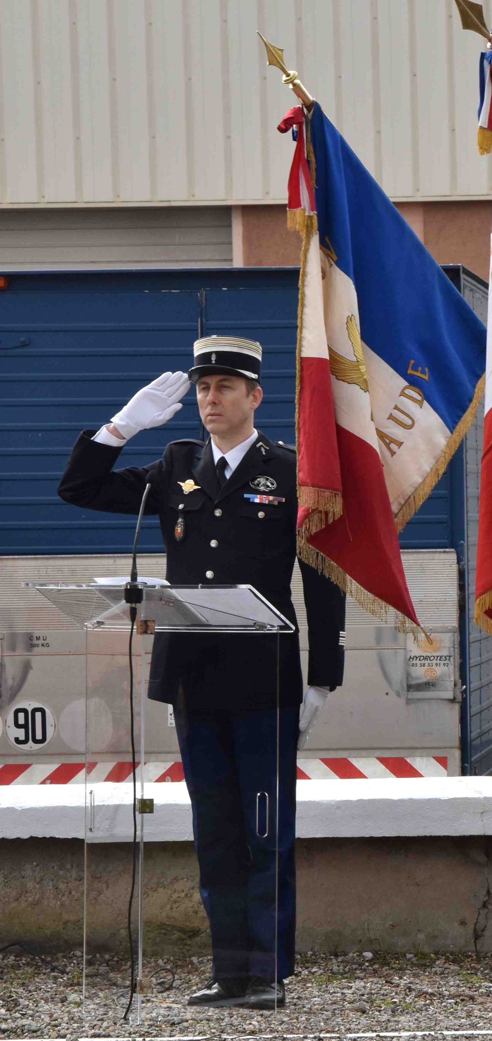 La france rend un hommage national au "heros" arnaud beltrame