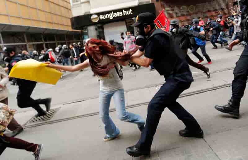 Affrontements à Istanbul un an après les manifestations