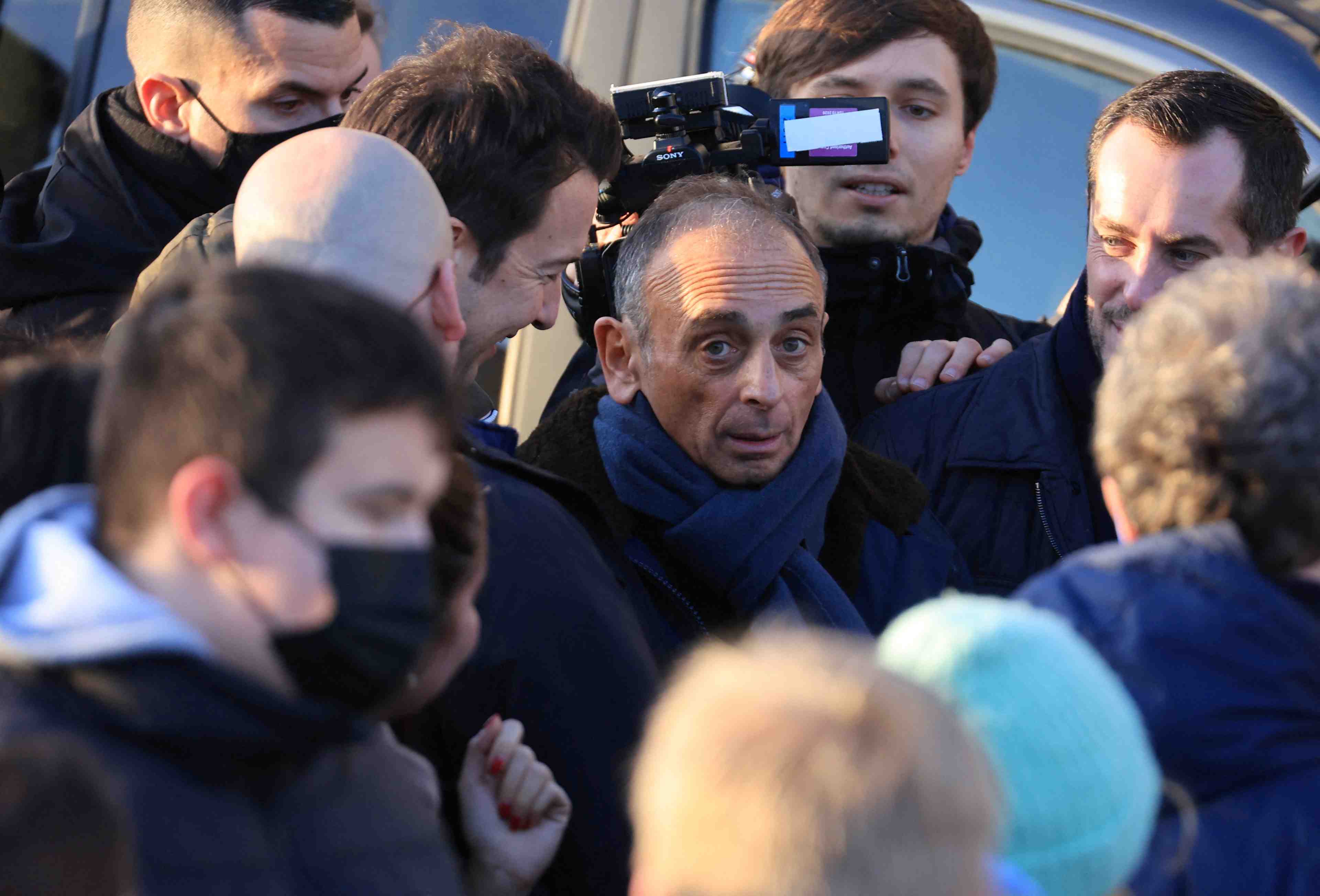 Presidentielle 2022: zemmour n'est pas "assure" d'avoir ses parrainages