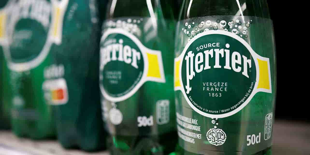 Face au scandale, le groupe Nestlé Waters, propriétaire de la marque Perrier, a annoncé le 3 juillet avoir installé un nouveau dispositif de microfiltration des eaux Perrier à 0,45 micron sur le site de Vergèze dans le Gard.