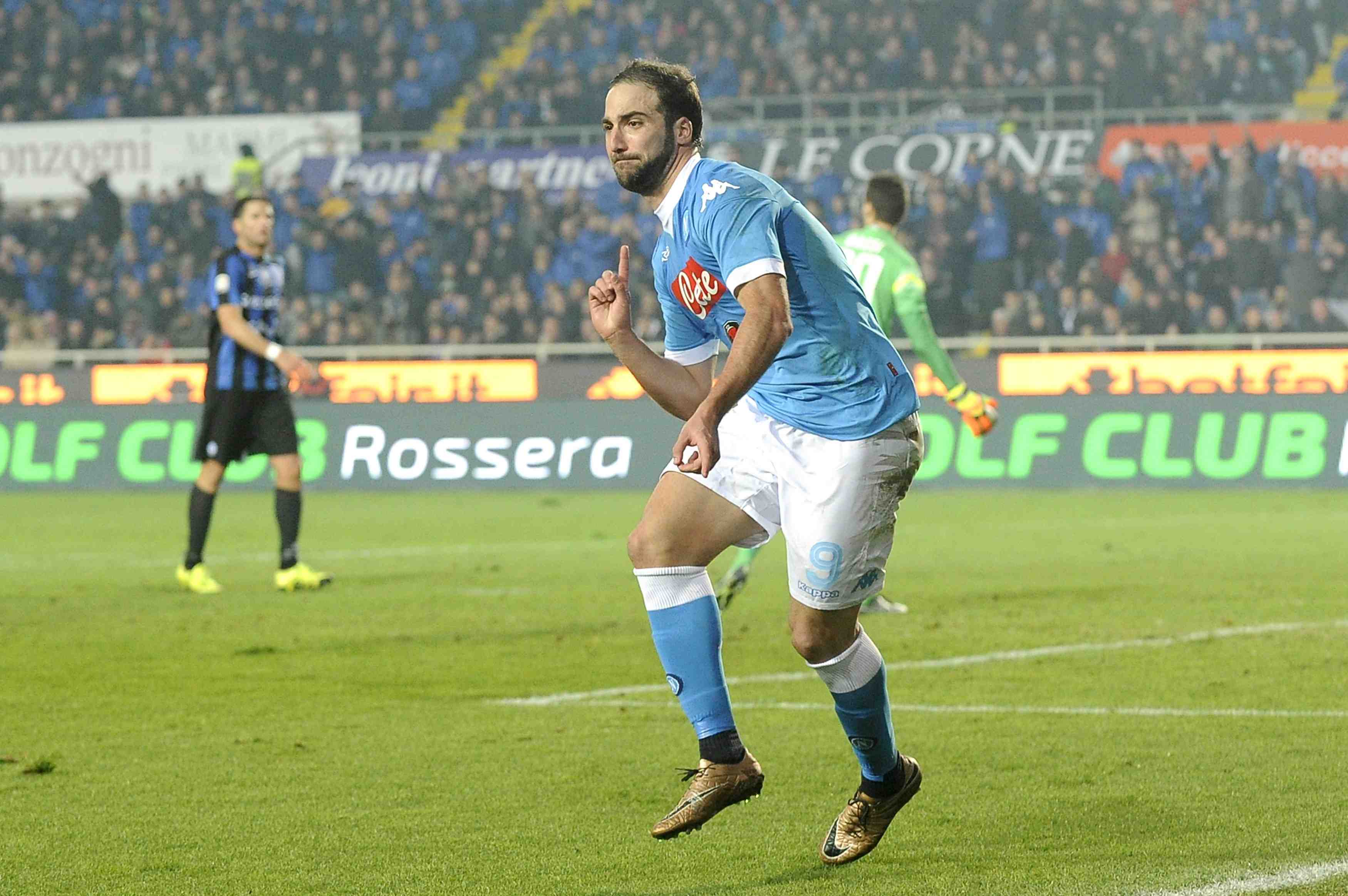 Les poursuivants mettent la pression sur l'inter