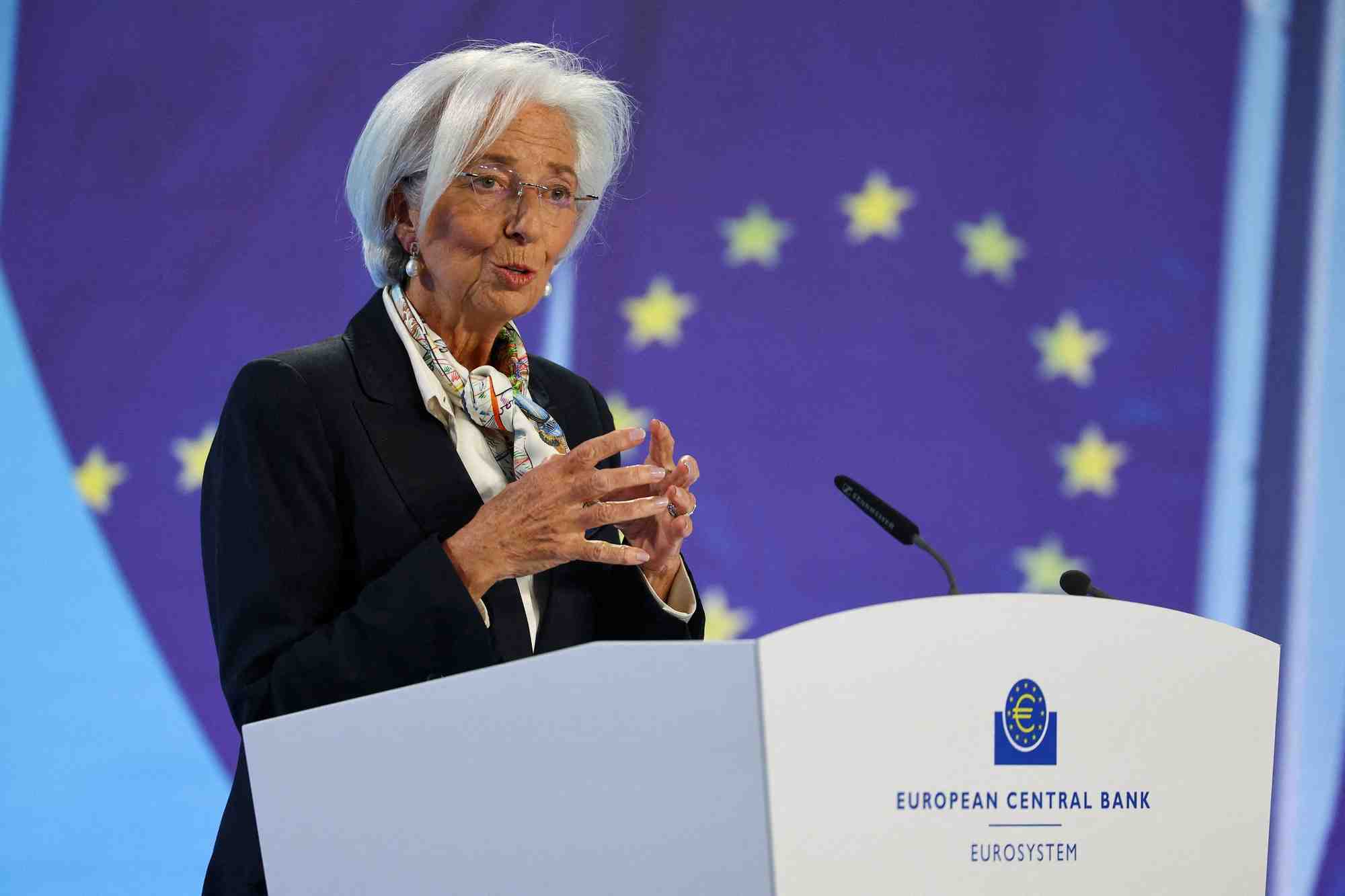 Christine lagarde, presidente de la bce, participe a une conference de presse a l'issue de la reunion de politique monetaire a francfort
