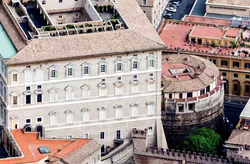 Le pape François décide de conserver la banque du Vatican