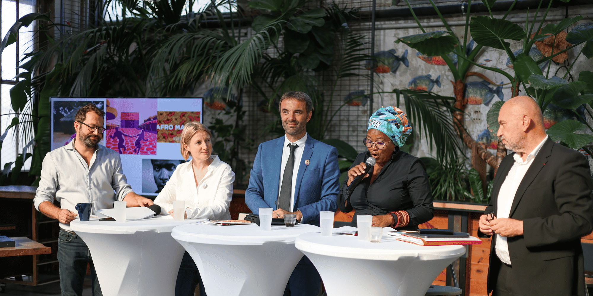 Ce vendredi 29 septembre, le programme de la première édition de la Biennale Euro-Africa de Montpellier était dévoilé à la presse en présence de : Vincent Cavaroc, directeur de la Halle Tropisme, Sophie Léron, Directrice stratégique de la candidature de Montpellier Capitale européenne de la Culture 2028, Michaël Delafosse, maire de Montpellier (au centre), Madeleine Johnson, membre du Collectif "L'Afrique dans sa diversité" et Philippe Augé, président de l'Université de Montpellier.