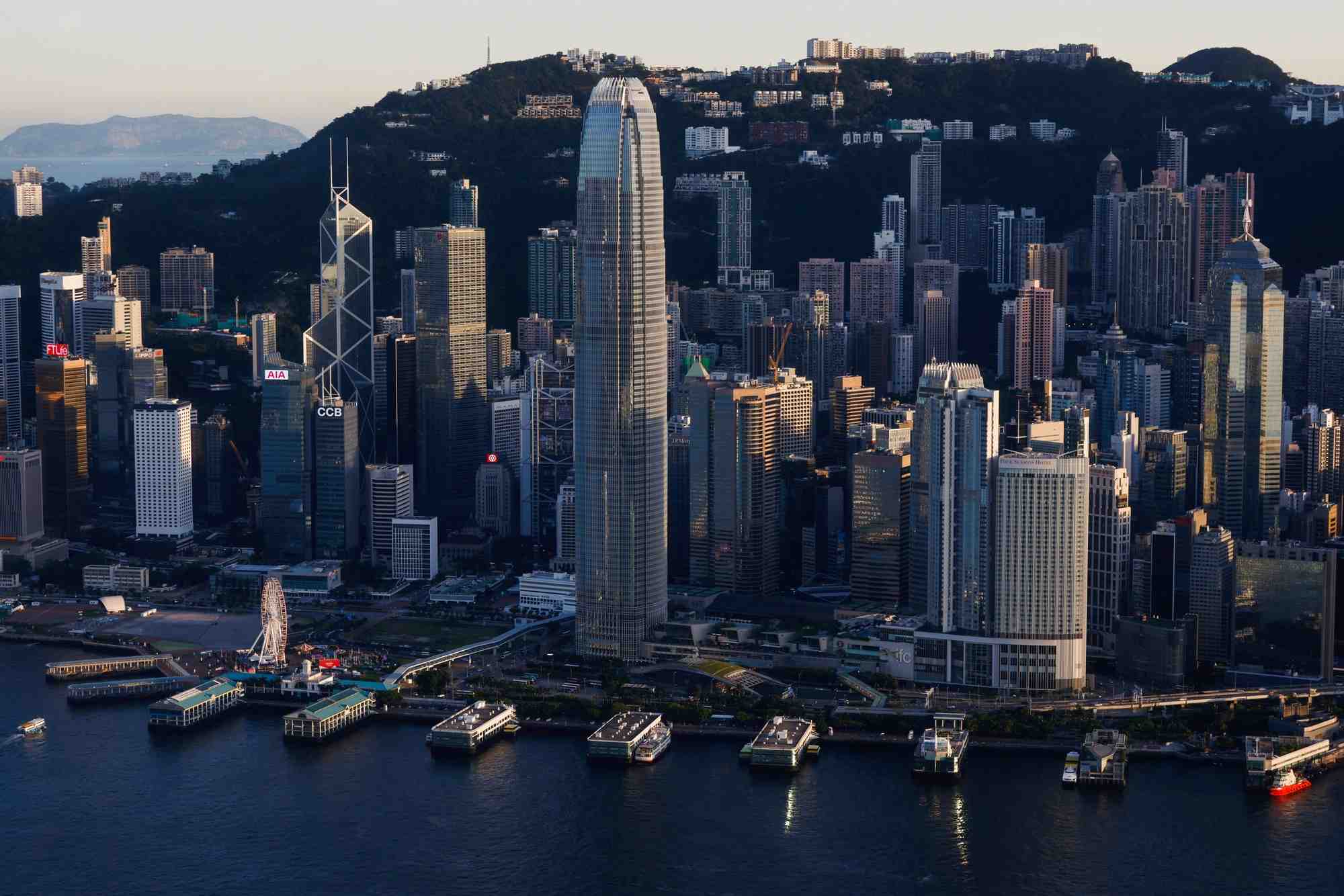 Hong kong: un journaliste arrete pour sedition presumee