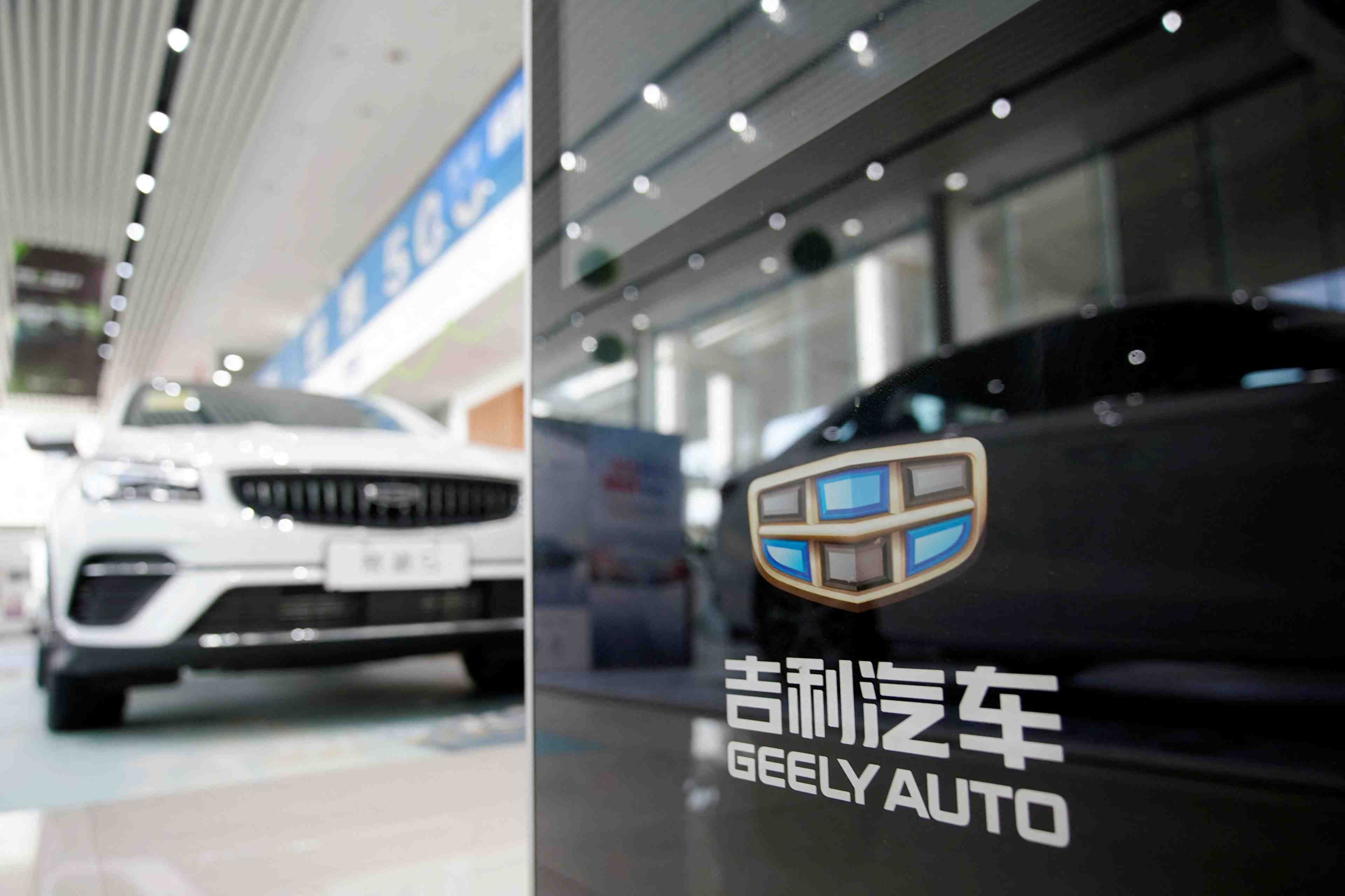 Geely et renault annonceront bientot une coentreprise dediee aux hybrides pour l'asie, d'apres des sources