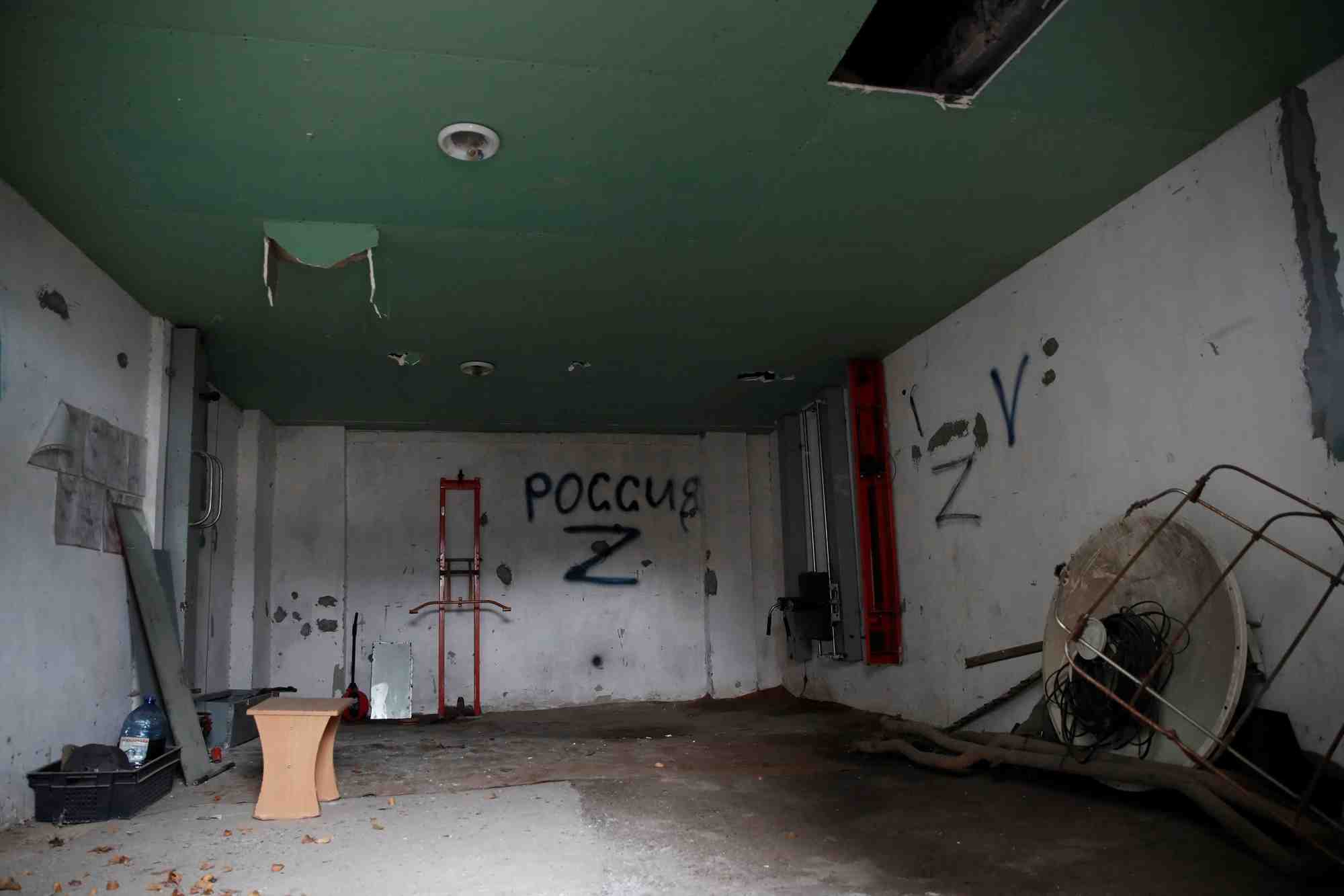 Une chambre a kherson utilisee par des soldats russes pour emprisonner et torturer des gens, selon les ukrainiens