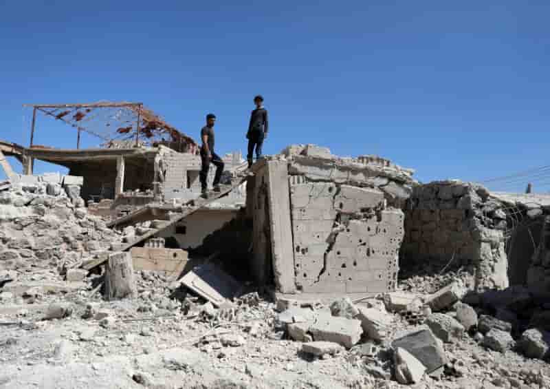 Des milliers de civils fuient des combats dans le sud syrien