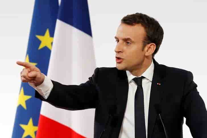 Macron assume l'effort demande aux retraites, appelle a la patience