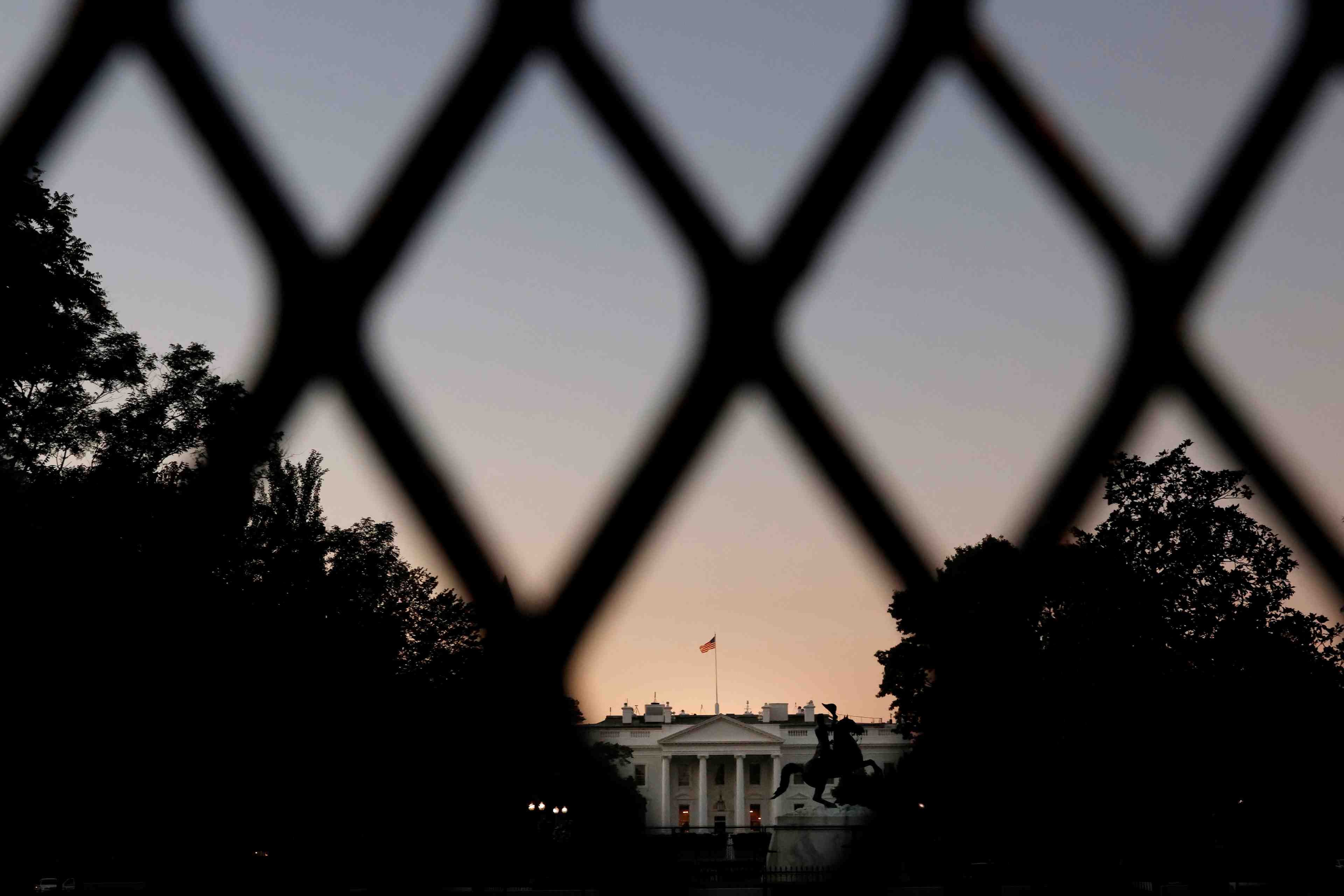 Trump refuse un debat a distance avec biden