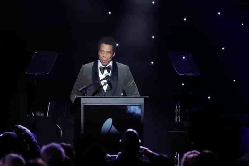 Jay z detrone sean "diddy" combs en tete des artistes de hip hop les plus fortunes