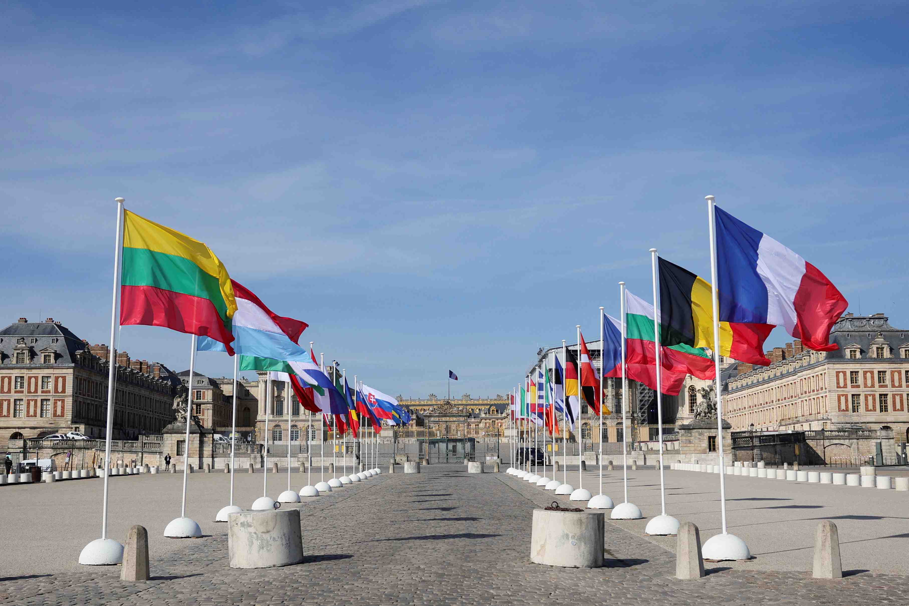 L'ue reunie a versailles face a la guerre en ukraine