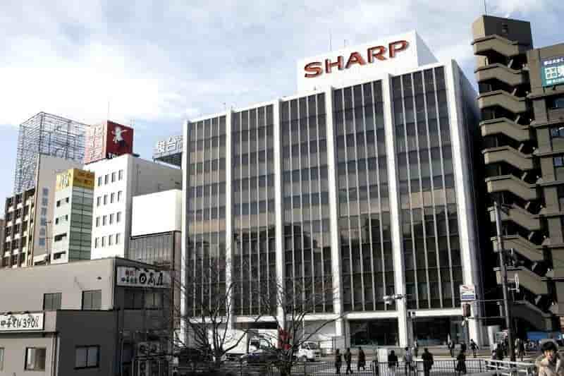 Sharp compte rester dans le solaire et les led