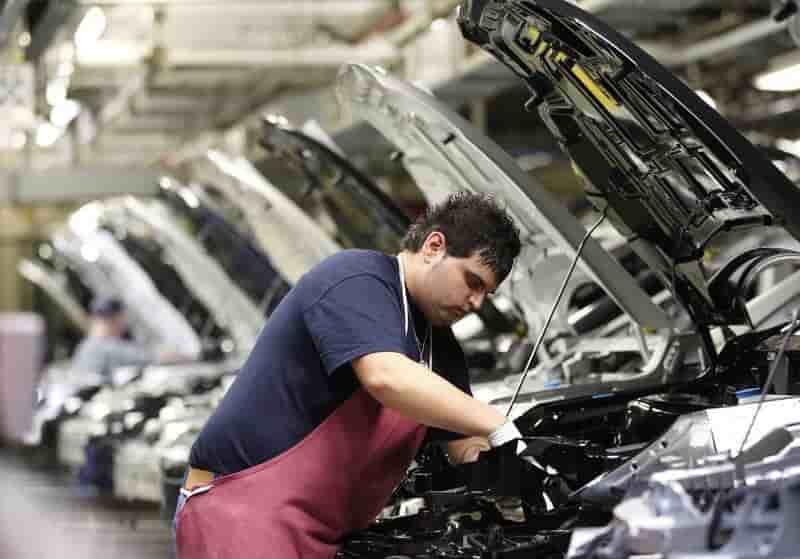 Leger recul de la croissance du secteur manufacturier en europe