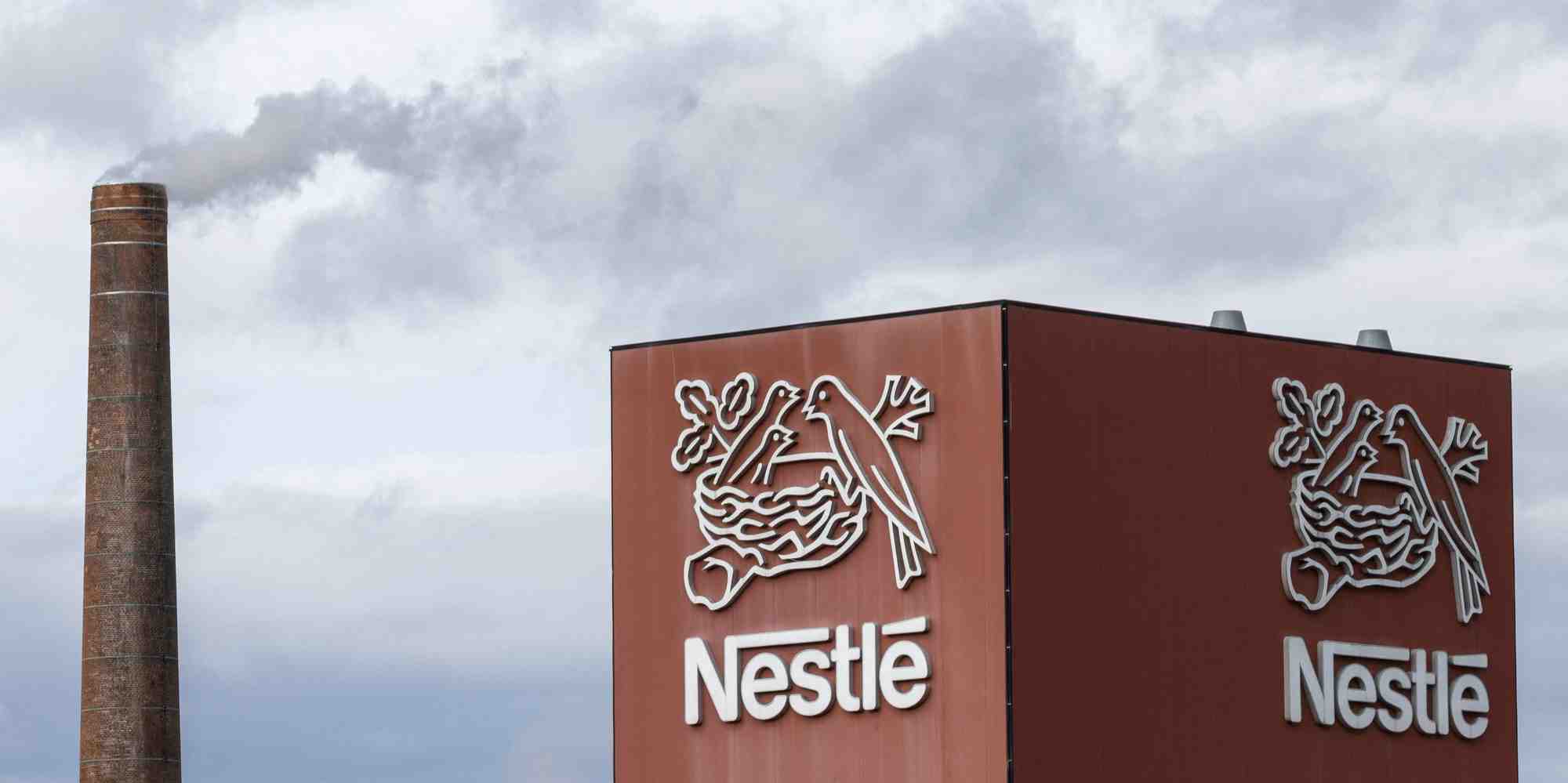 Les marchés sanctionnent l'instabilité du groupe suisse : l'action Nestlé a perdu près d'un tiers de sa valeur en cinq ans.