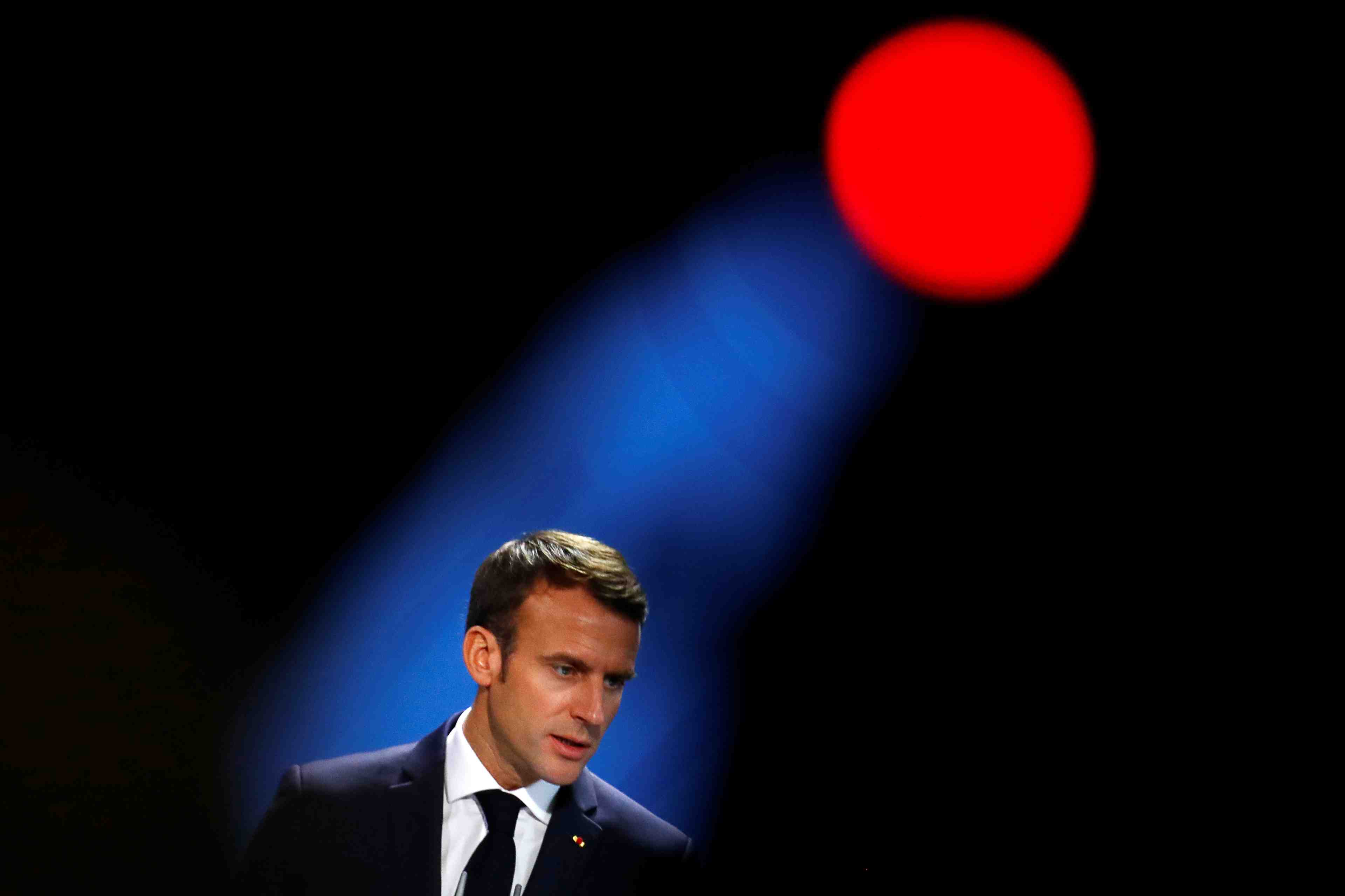 L'etat vigilant sur la stabilite de renault et de l'alliance, dit macron