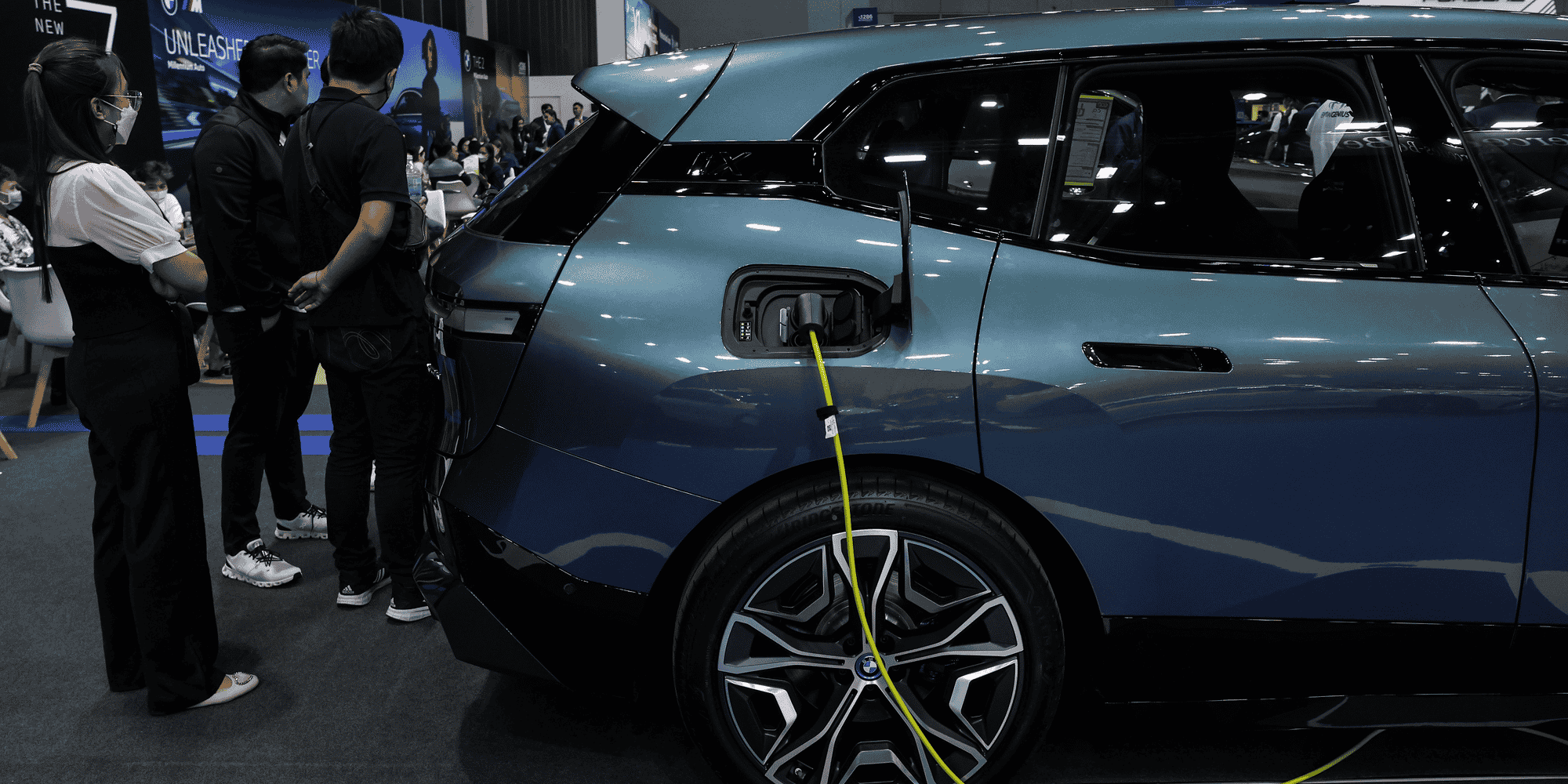 Les ventes de voitures électriques neuves ont diminué pour la première fois depuis avril 2020 en pleine pandémie, chutant de 16,9 %.
