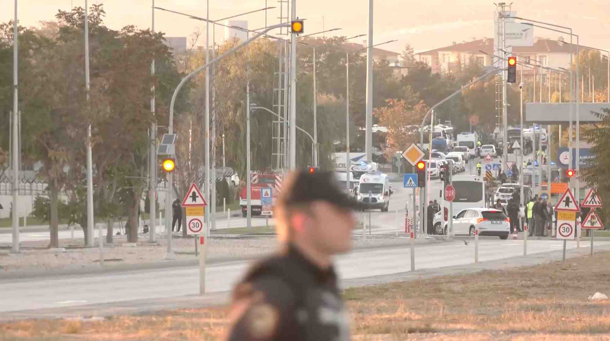 Une vue de la scene a l'exterieur du siege de la compagnie aeronautique turque tusas pres d'ankara