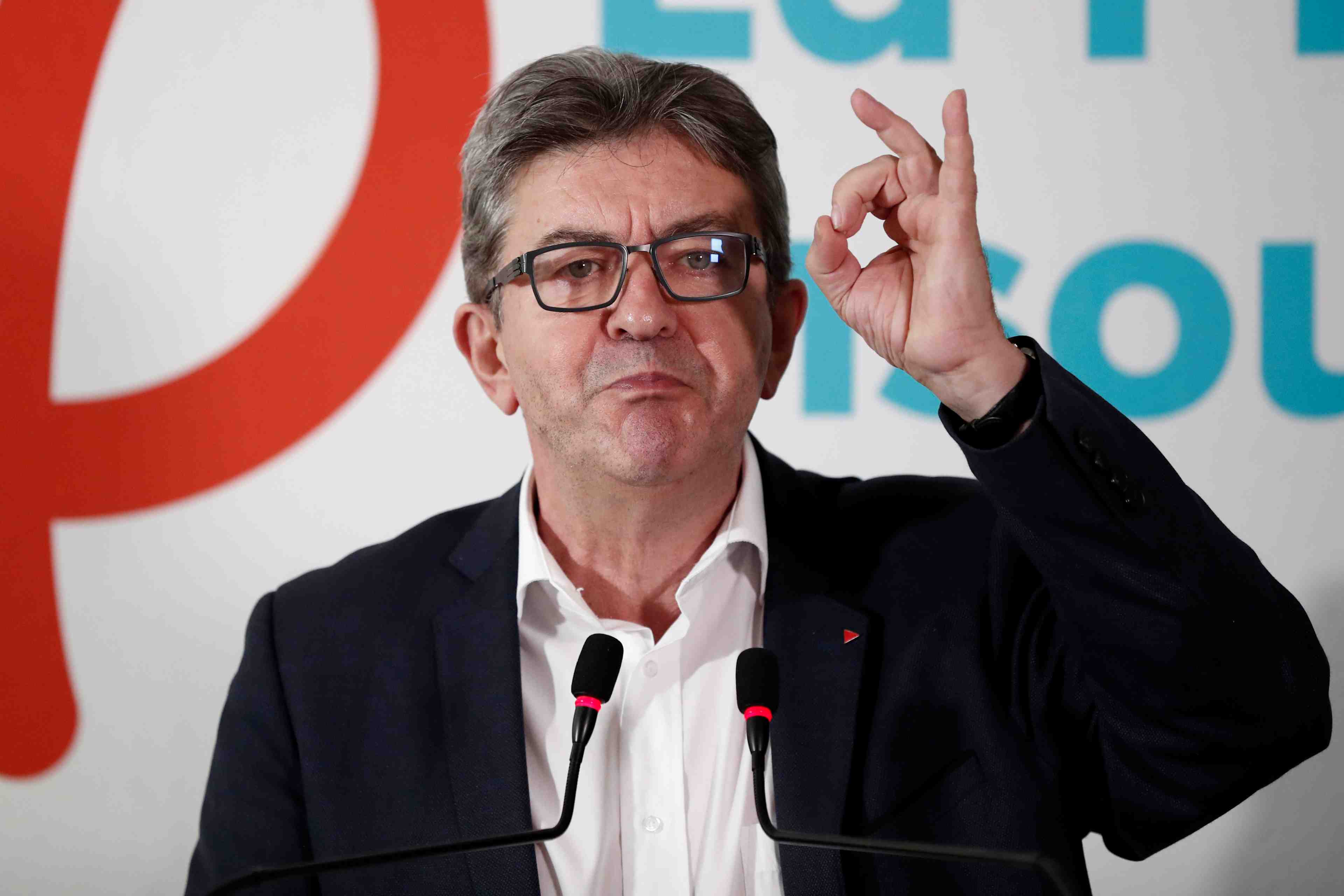 Belloubet denonce le jeu "paranoiaque" de melenchon