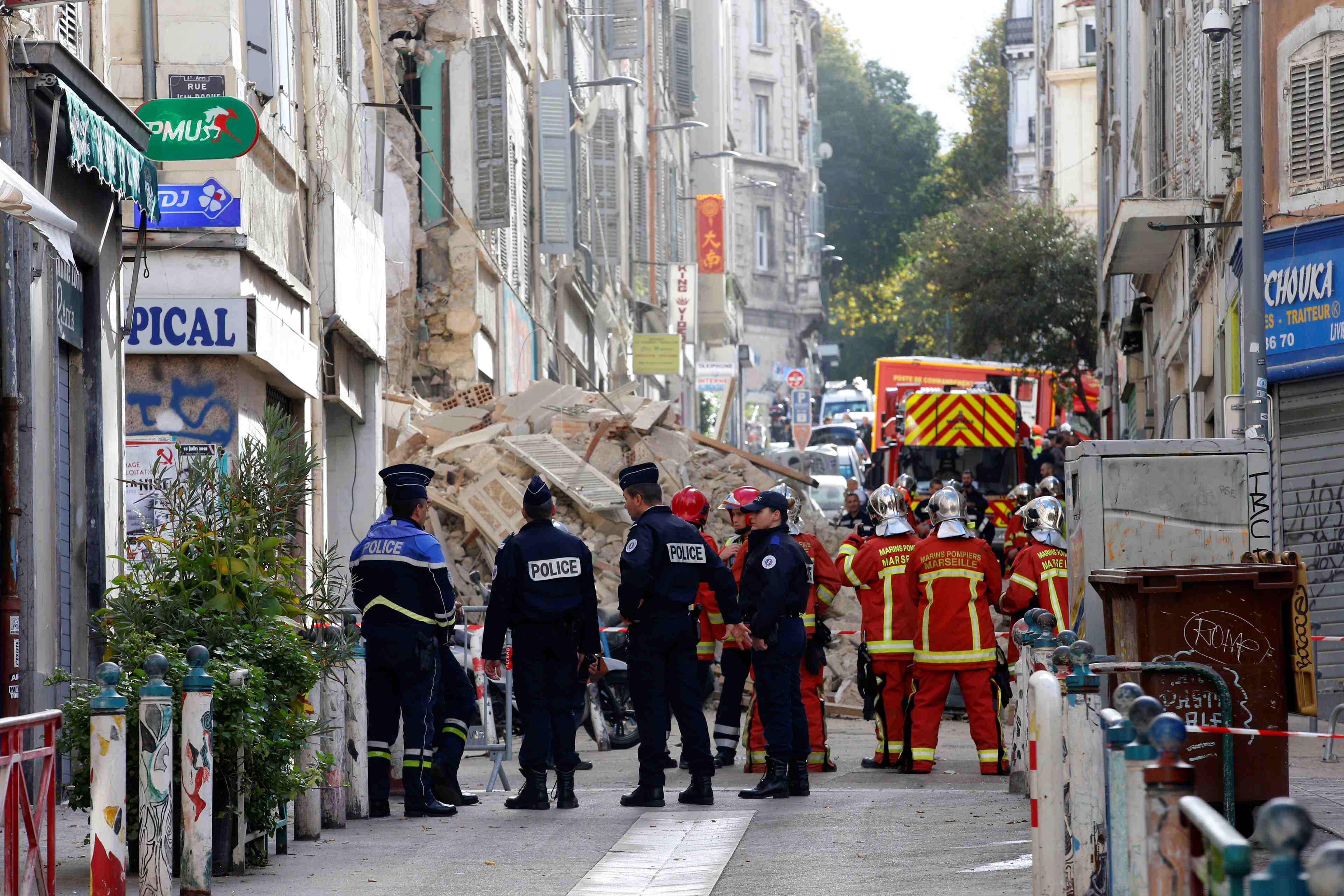 Un corps decouvert sous les decombres de deux immeubles a marseille