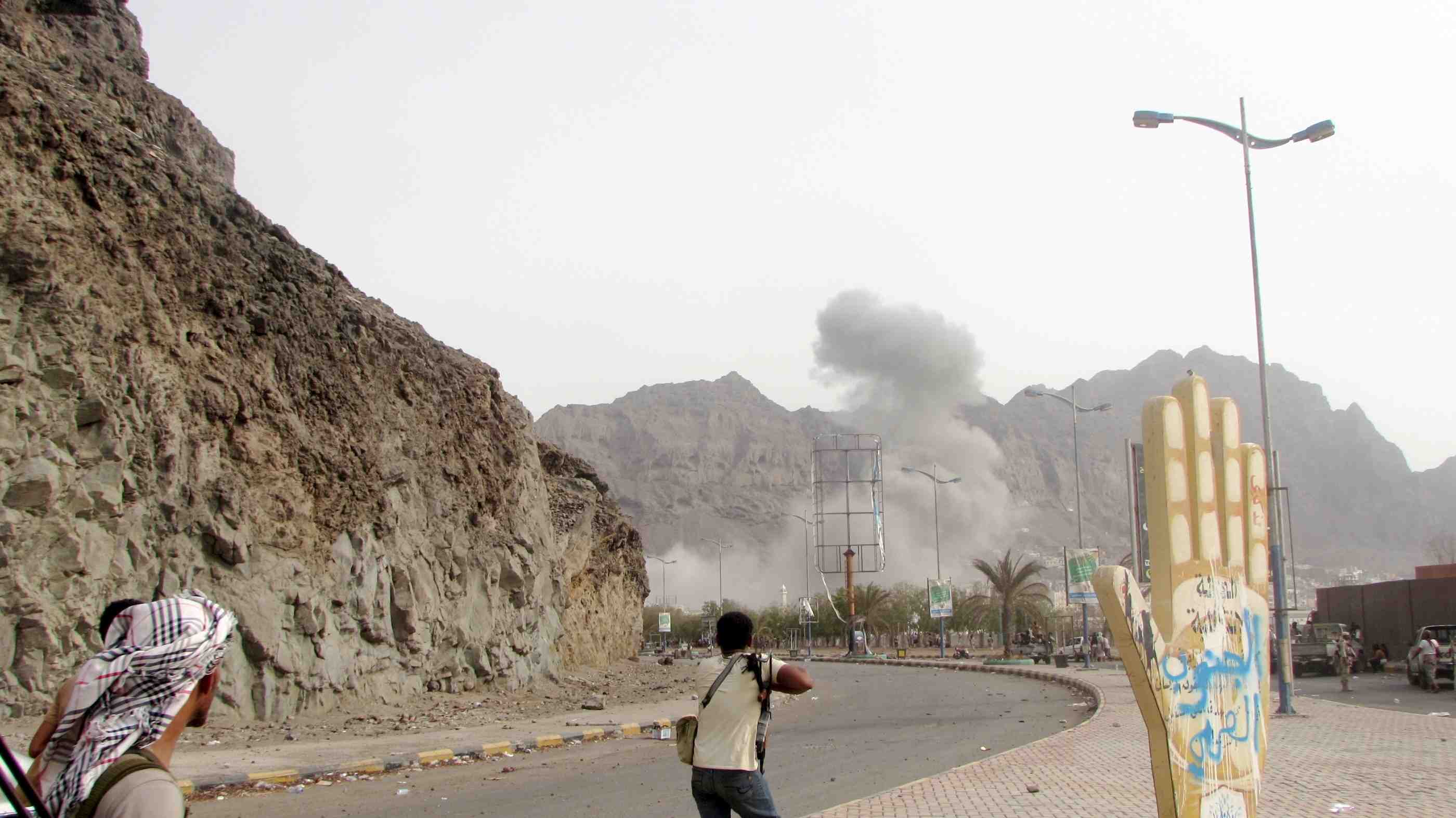 Le gouvernement yemenite dit avoir repris le controle du port d'aden