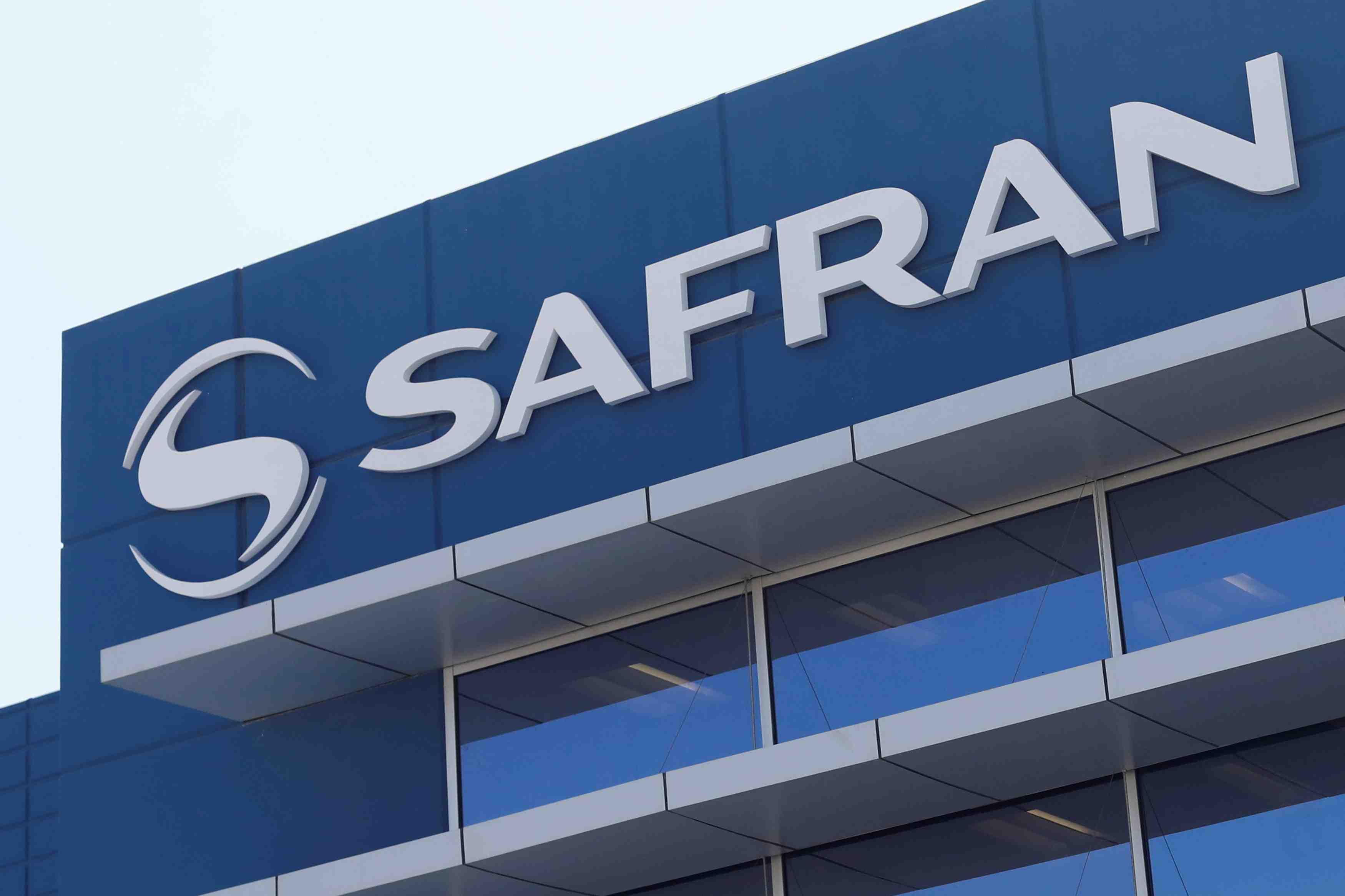 La famille peugeot devient actionnaire de safran