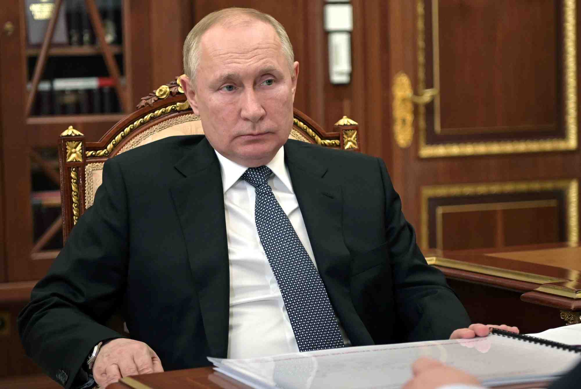 Poutine veut que la russie se fasse payer son gaz en roubles