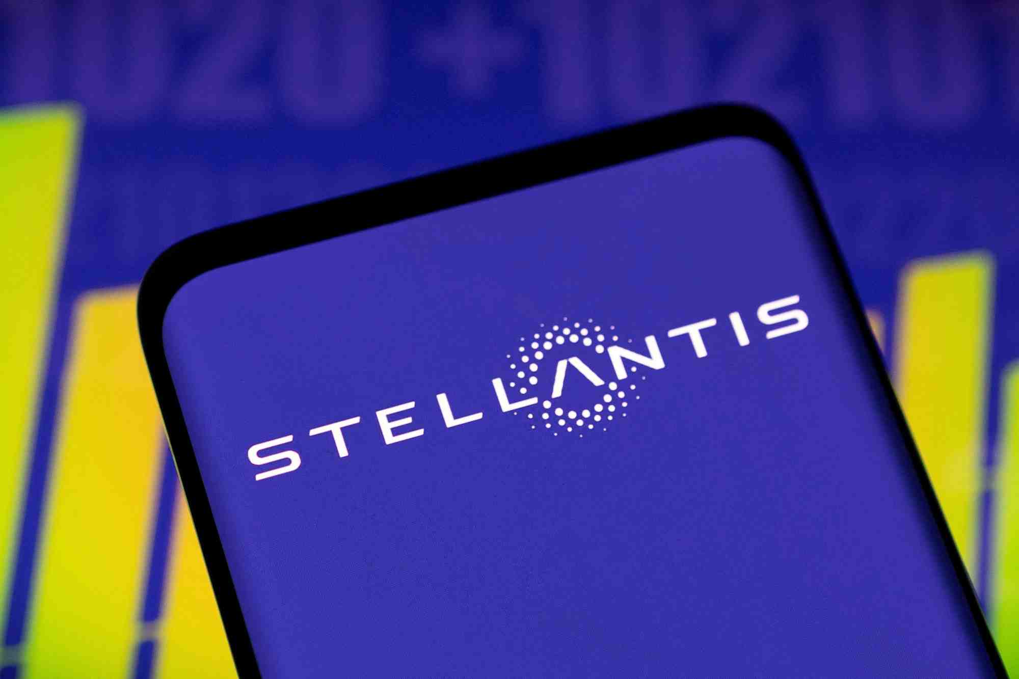 Logo de stellantis
