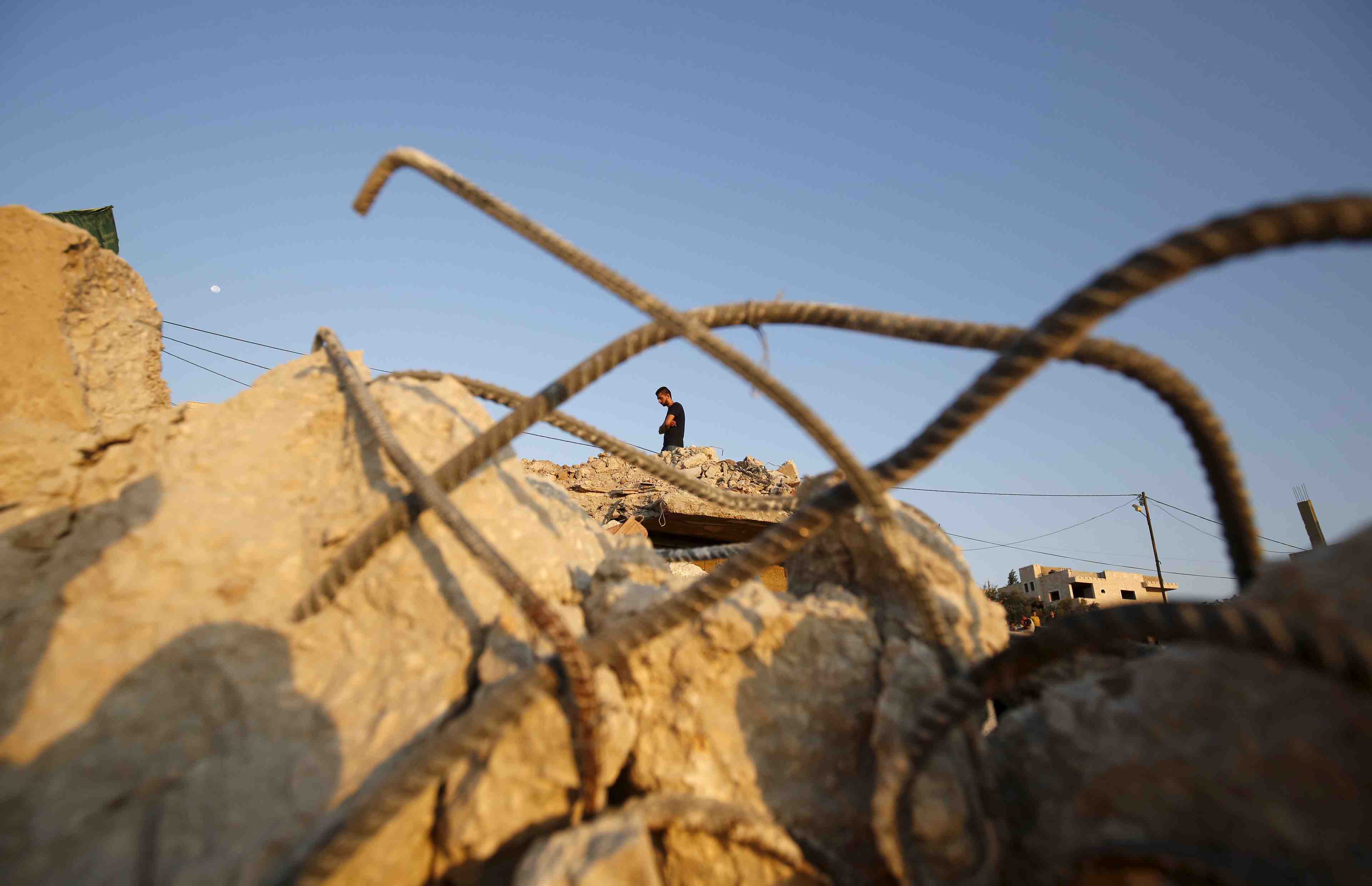 Cinq palestiniens et un soldat israelien blesses en cisjordanie