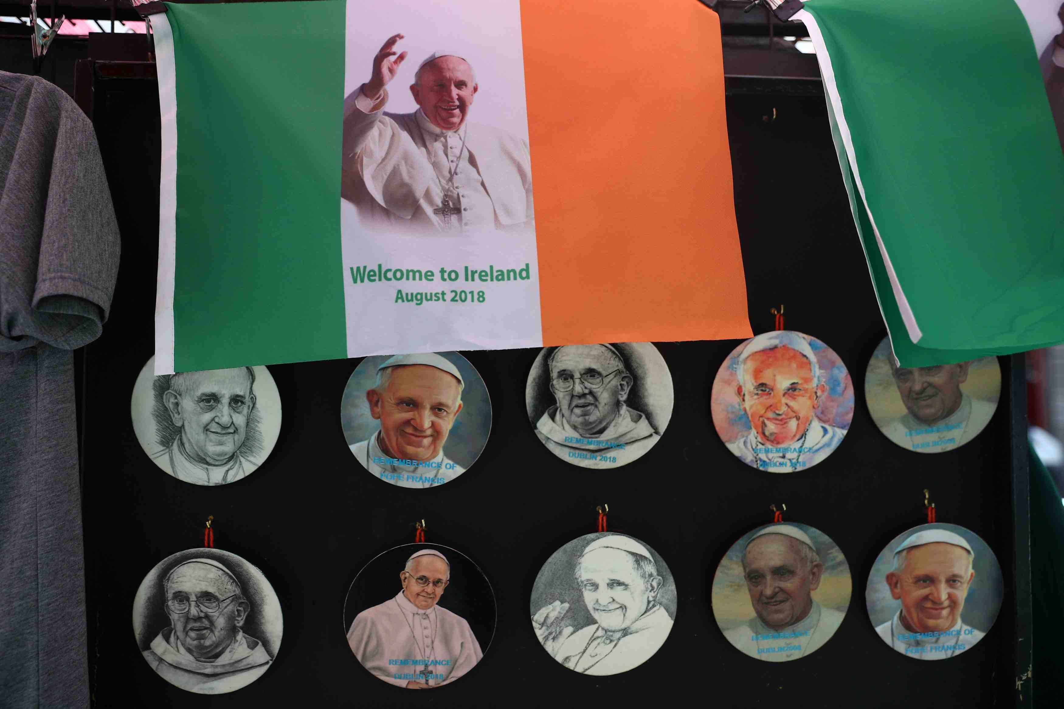 Le pape francois se rend en irlande