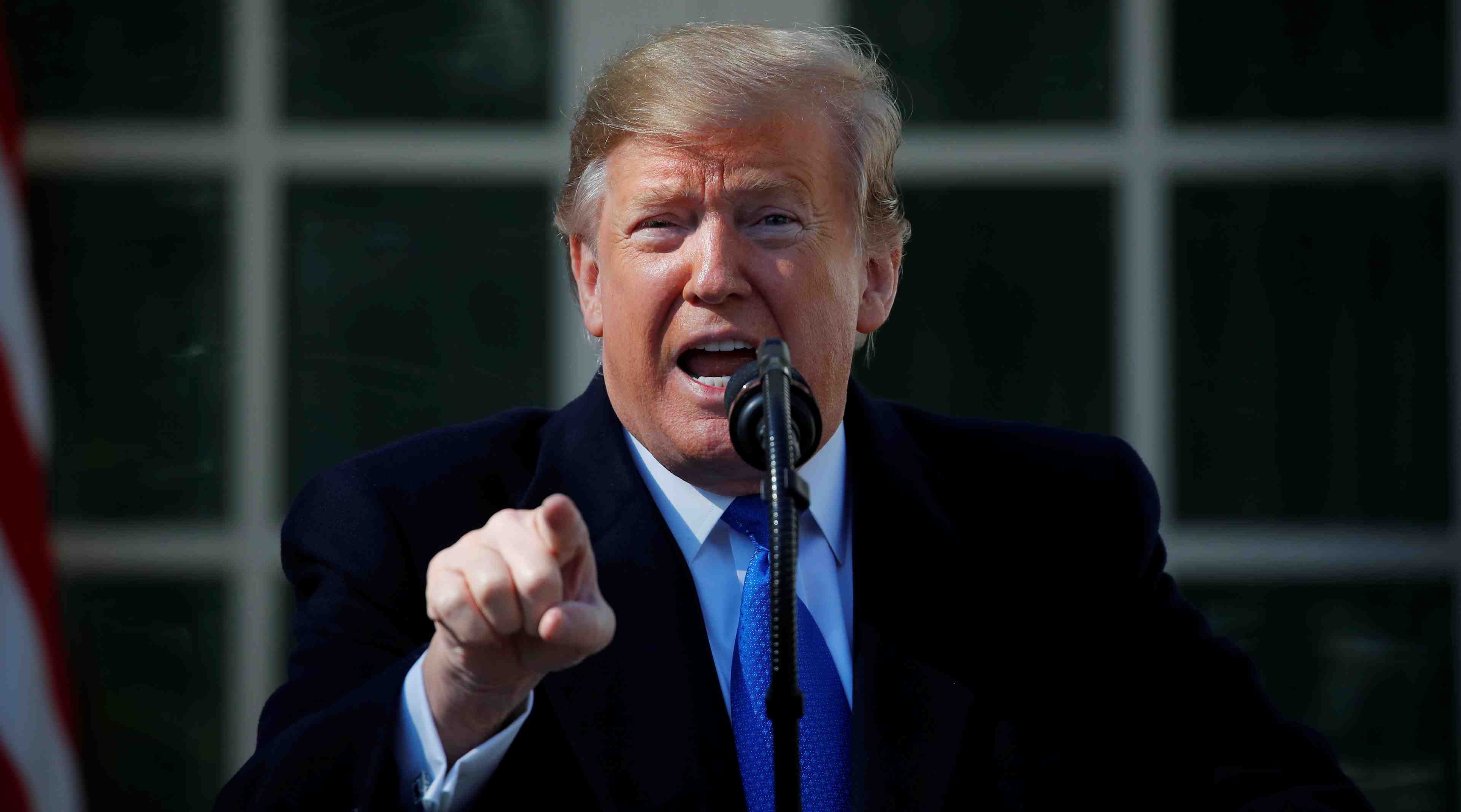 Trump proclame l'urgence nationale pour construire son mur