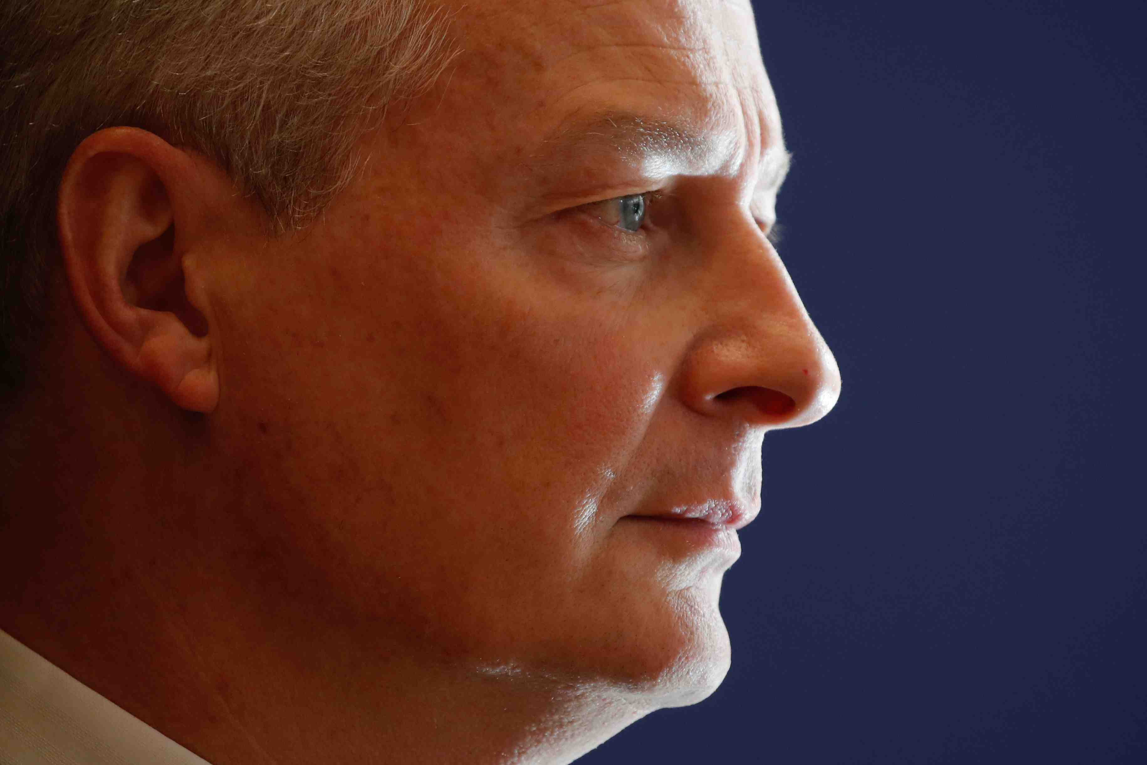 Le maire anticipe une contraction bien superieure a 2,2% en 2020, la pire depuis 1945