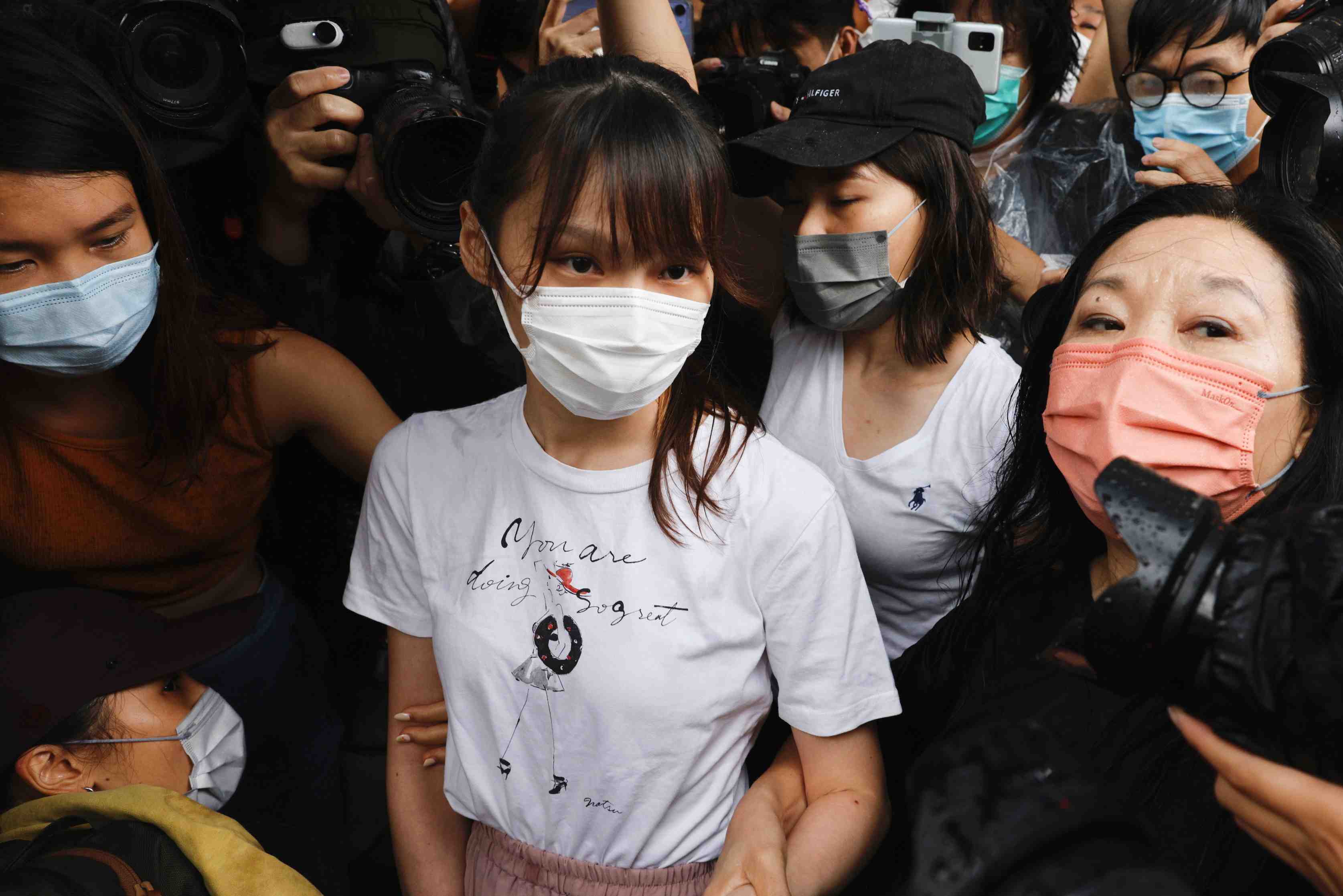 Hong kong: la militante agnes chow liberee