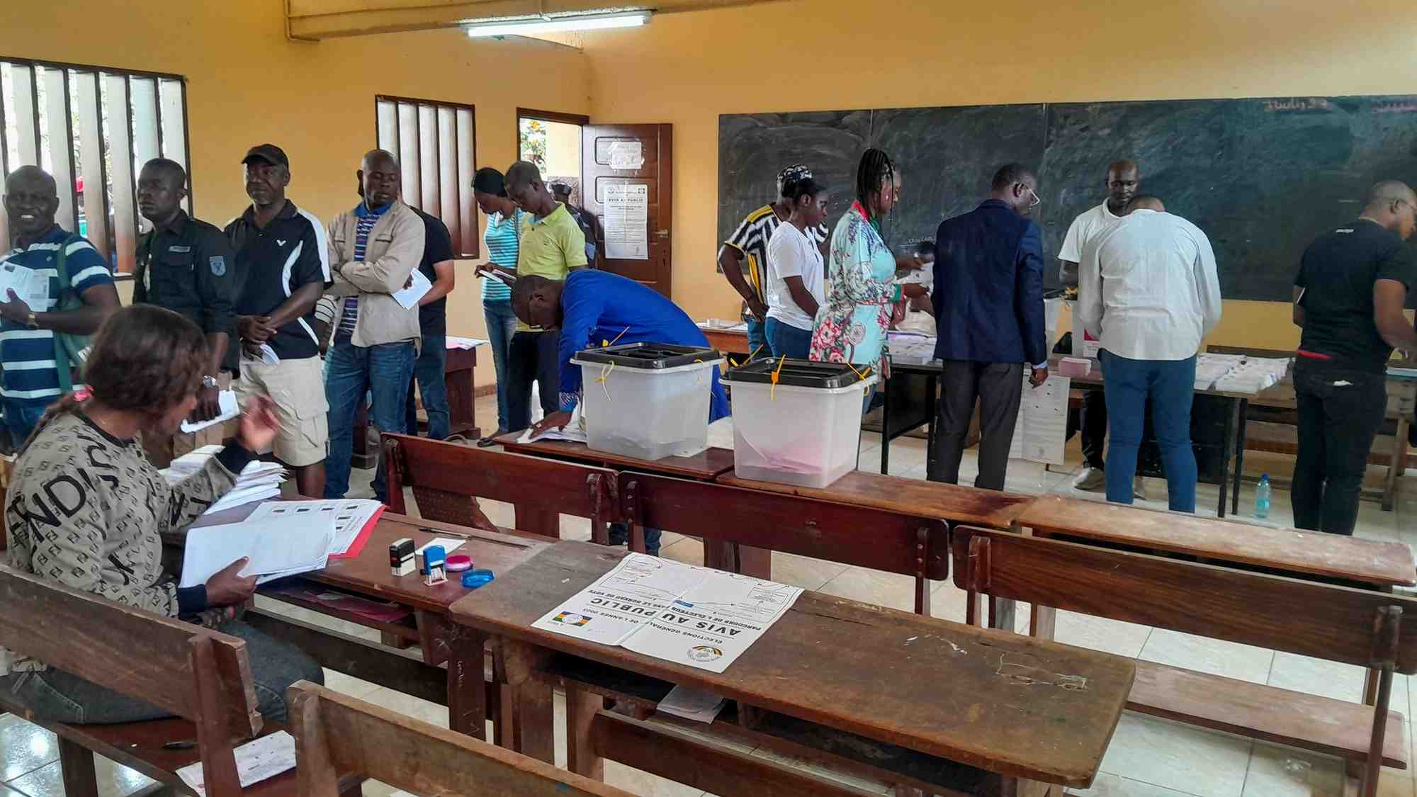 Un bureau de vote au gabon