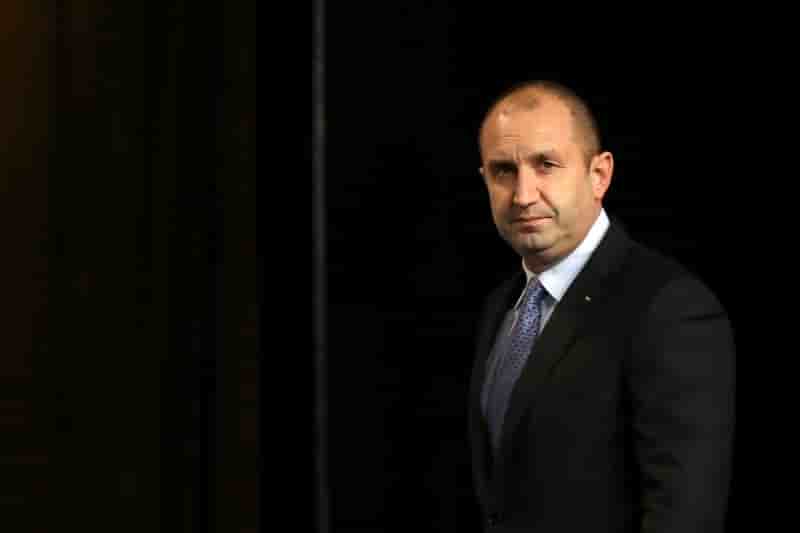 Le prorusse radev prete serment en tant que president bulgare