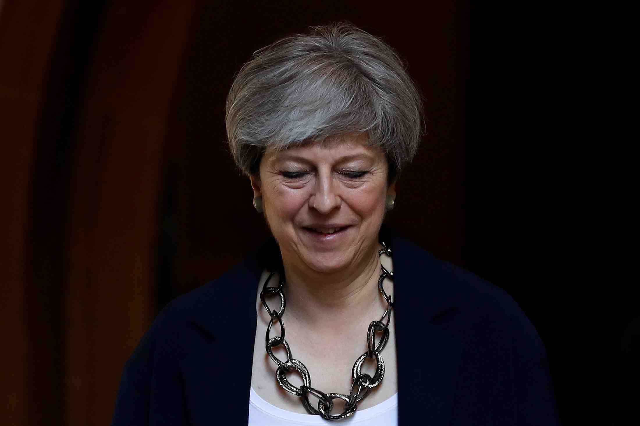 May la mieux placee pour faire le brexit, dit johnson