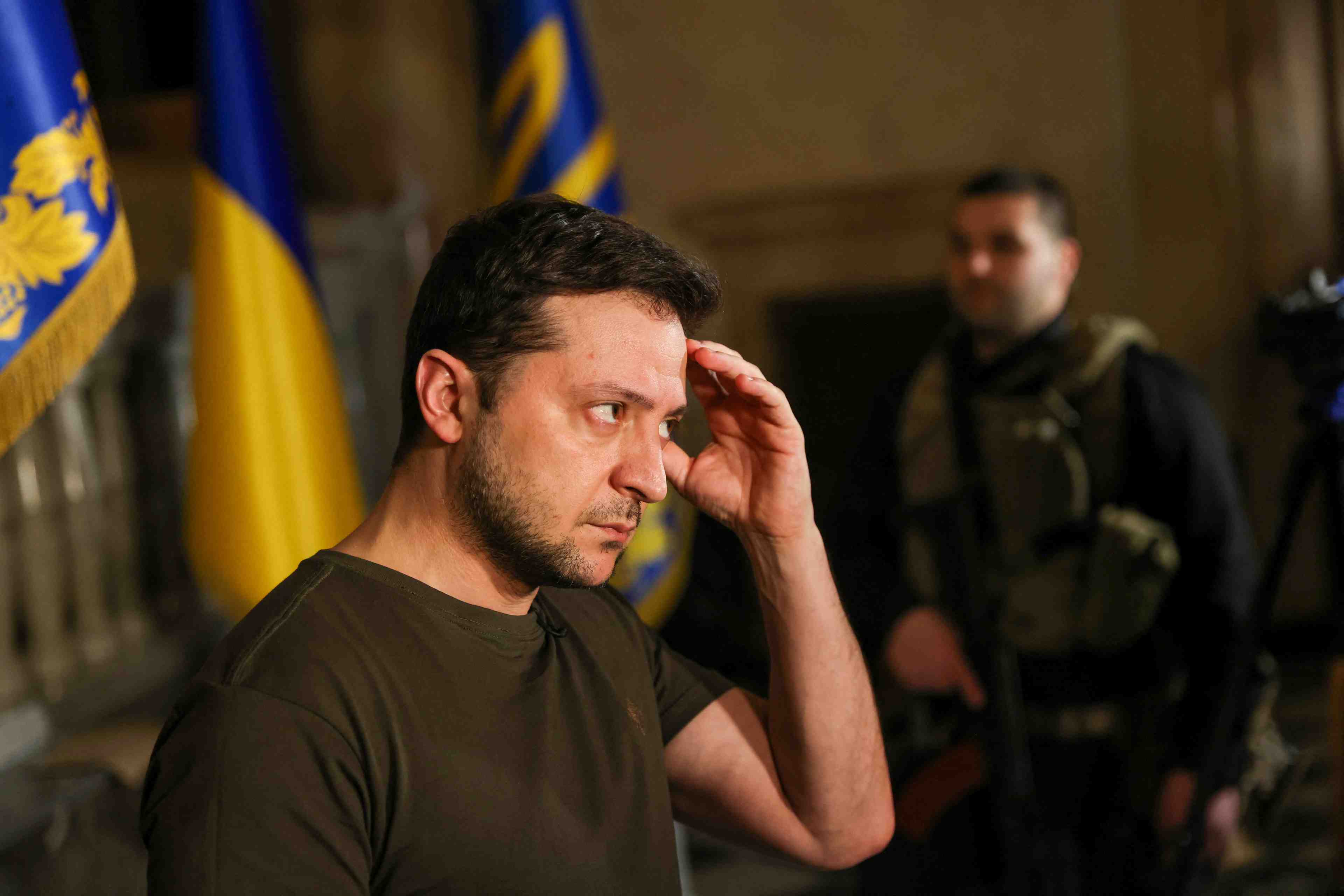 Ukraine: les lignes de defense tiennent face aux attaques russes, dit zelenski
