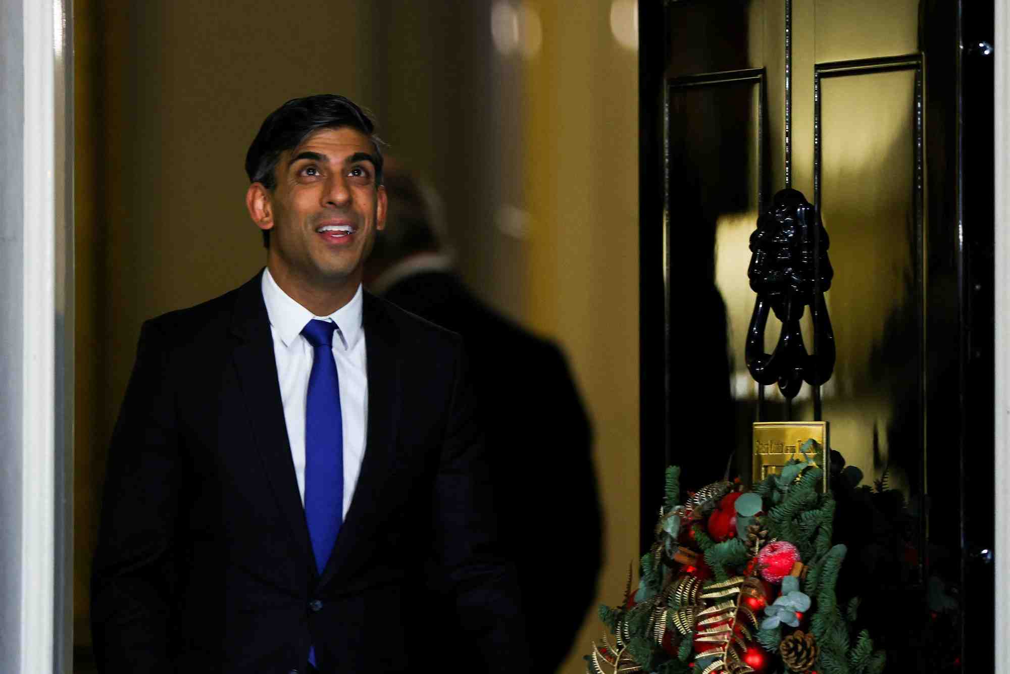 Le premier ministre britannique rishi sunak attend avant de rencontrer le premier ministre neerlandais mark rutte a downing street a londres