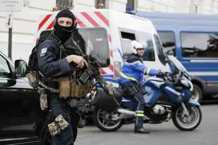 L'arrestation d'abdeslam a evite une attaque a la voiture piegee