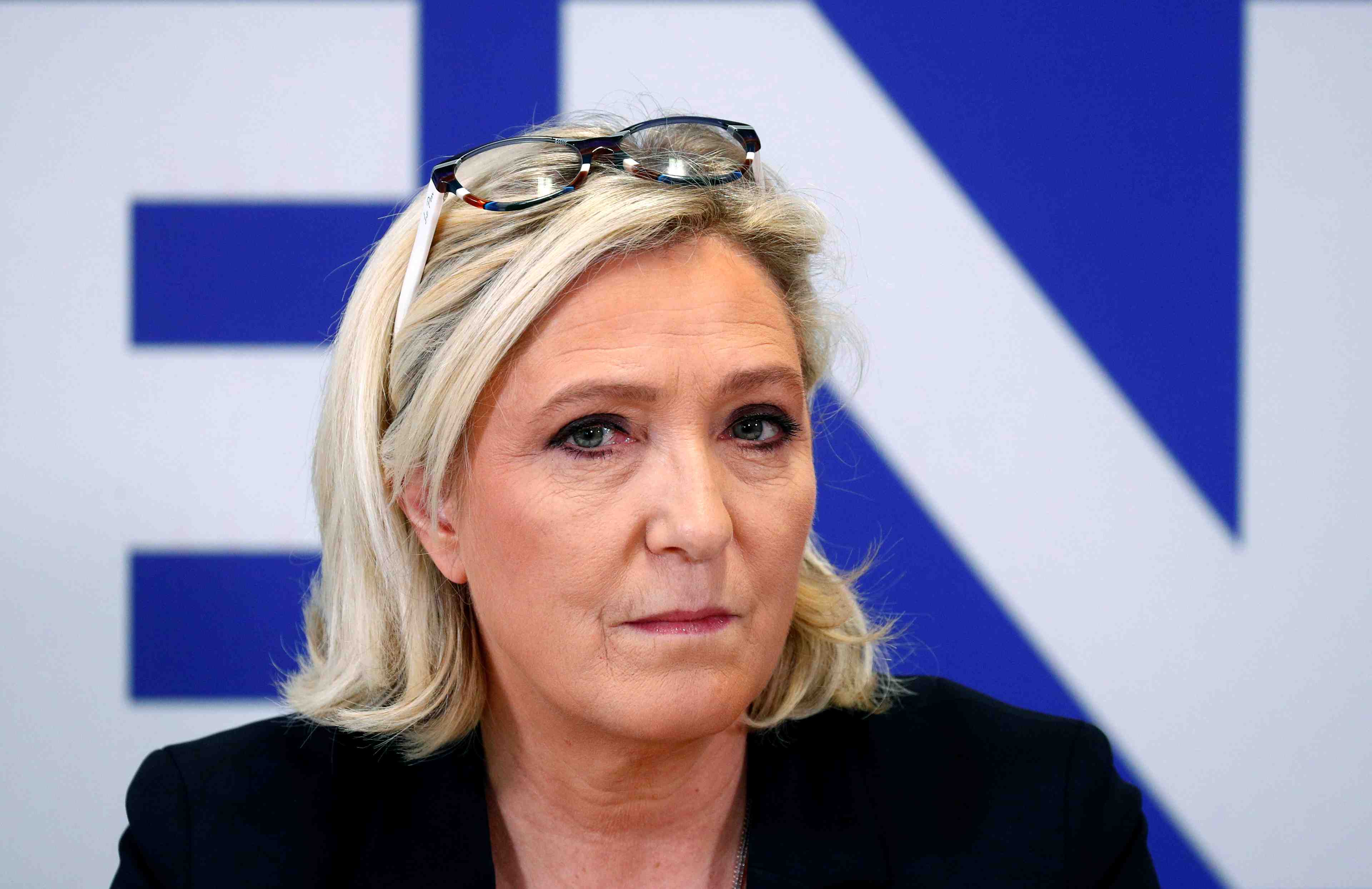 Accuse de liens avec steve bannon, le rn va porter plainte