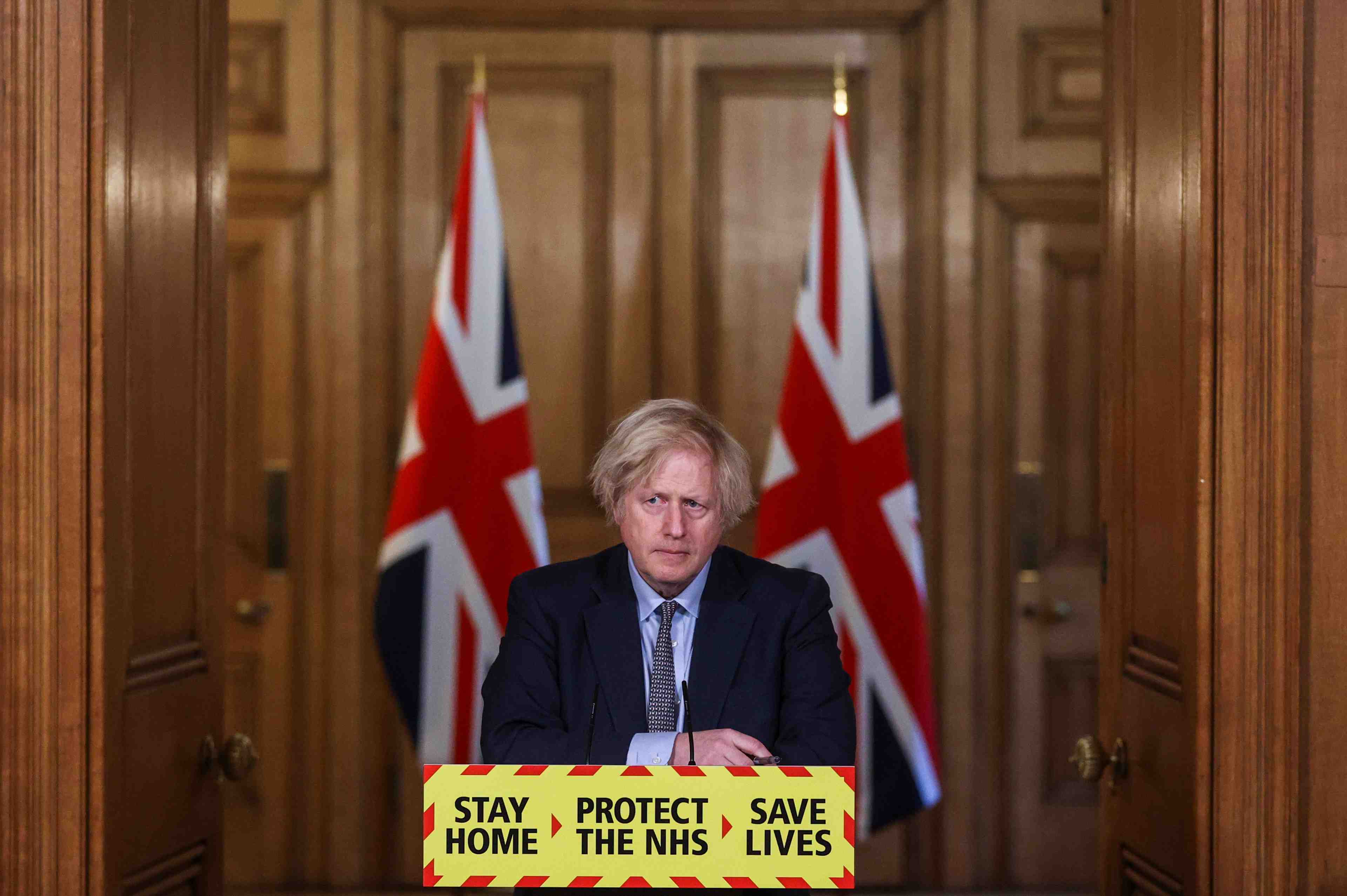 Capitalisme et cupidite, terreau du succes de la campagne britannique de vaccination, selon johnson