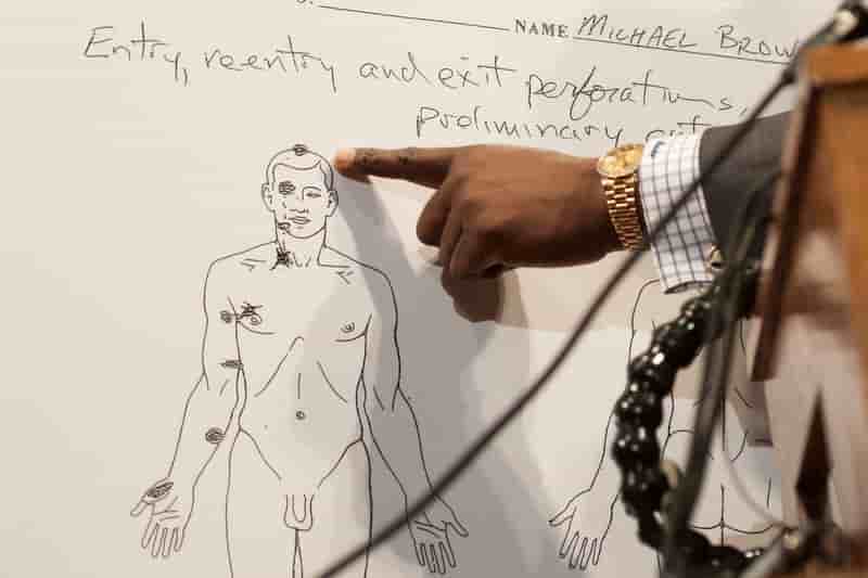Michael Brown a été touché par six balles, selon une autopsie